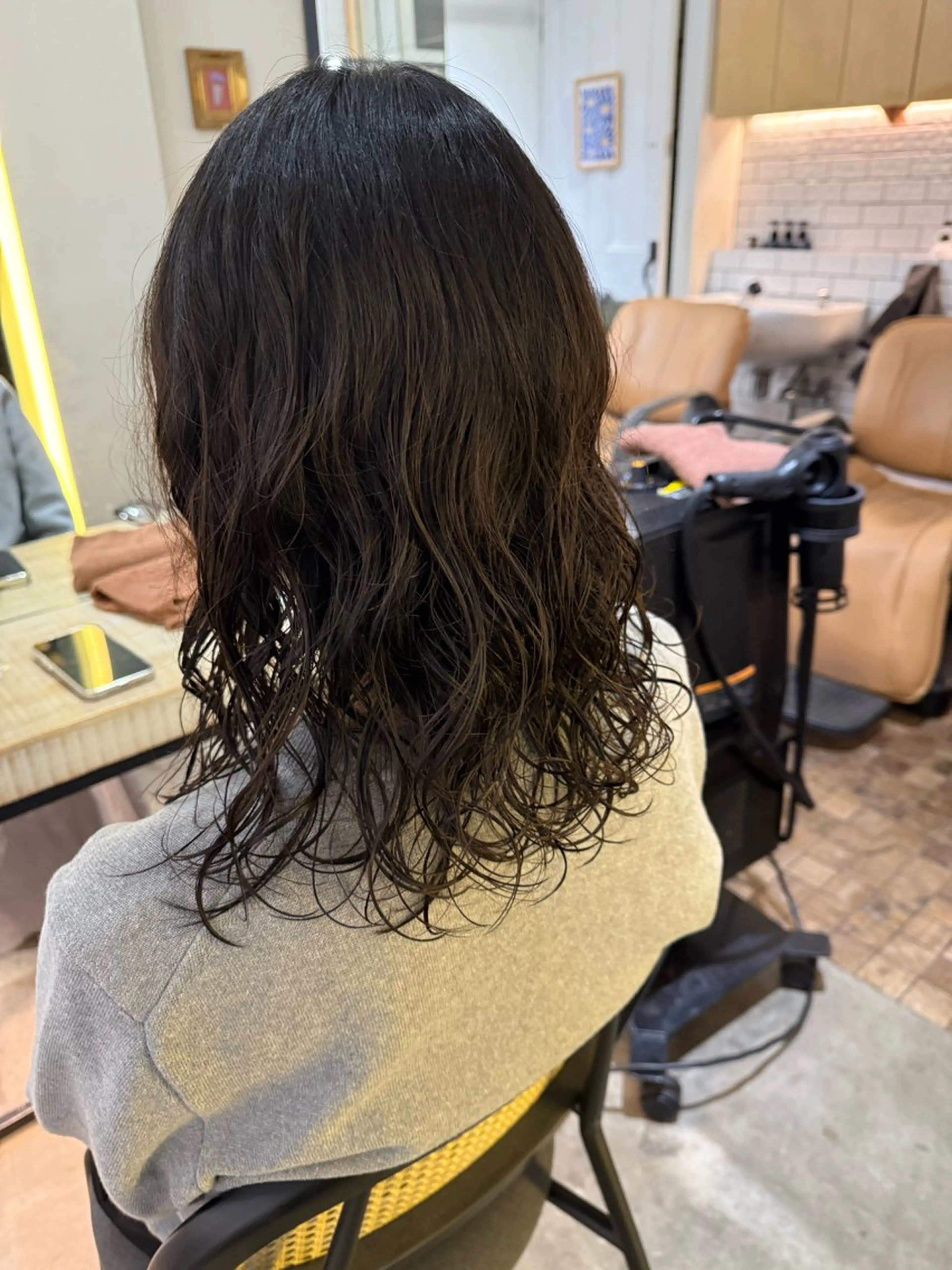 セミロング パーマ モデル募集中‎🤍 山崎妃香のヘアスタイル
