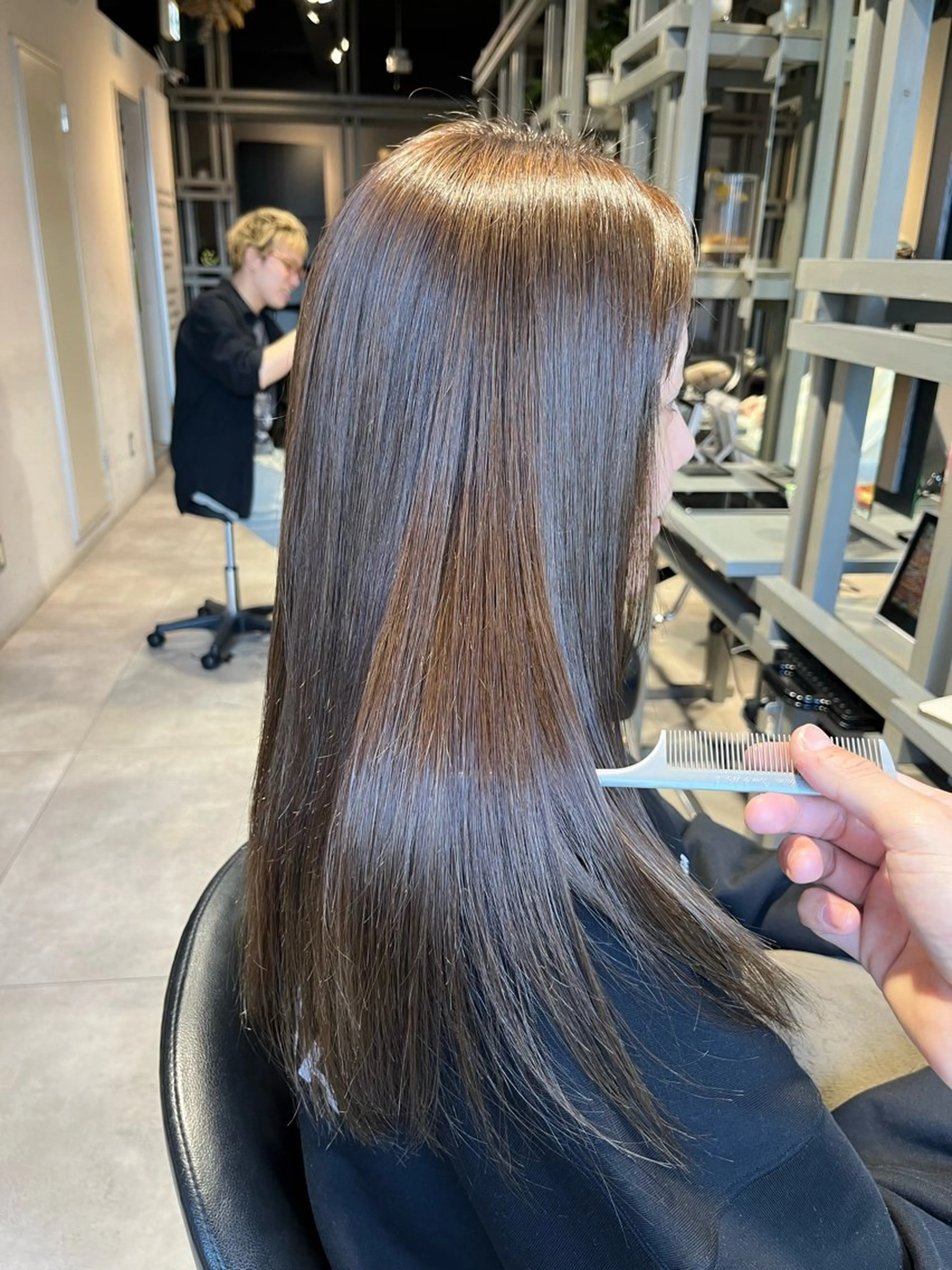 ロング カラー ベージュ/グレージュ 恵比寿/丸山陽平のヘアスタイル