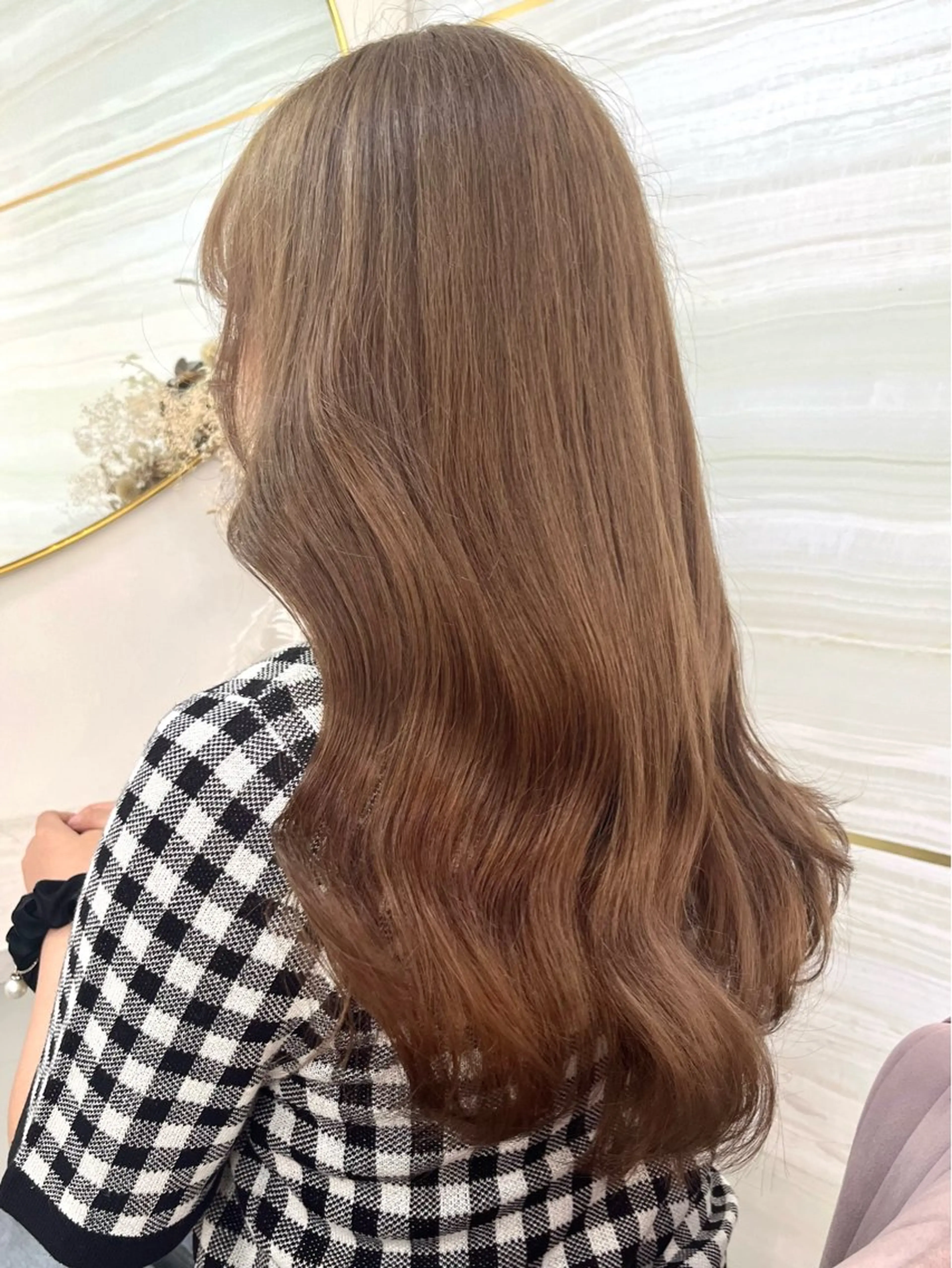 セミロング カラー ブリーチ ブラウンカラー ケアブリーチ ミルクティーブラウン 💙Ami💙 elubylovisのヘアスタイル