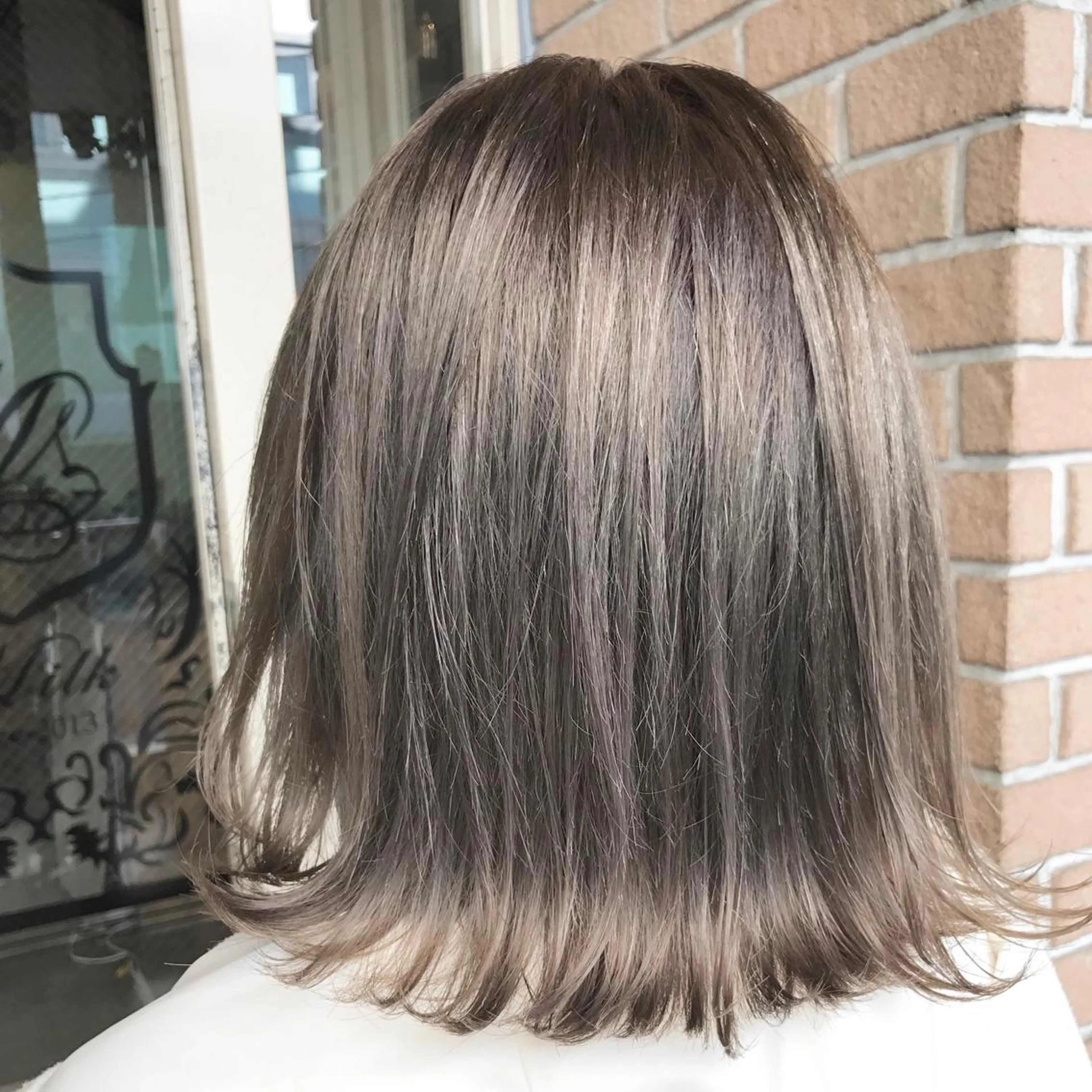 ショート カラー ブリーチ シルバー 高比良 剛のヘアスタイル