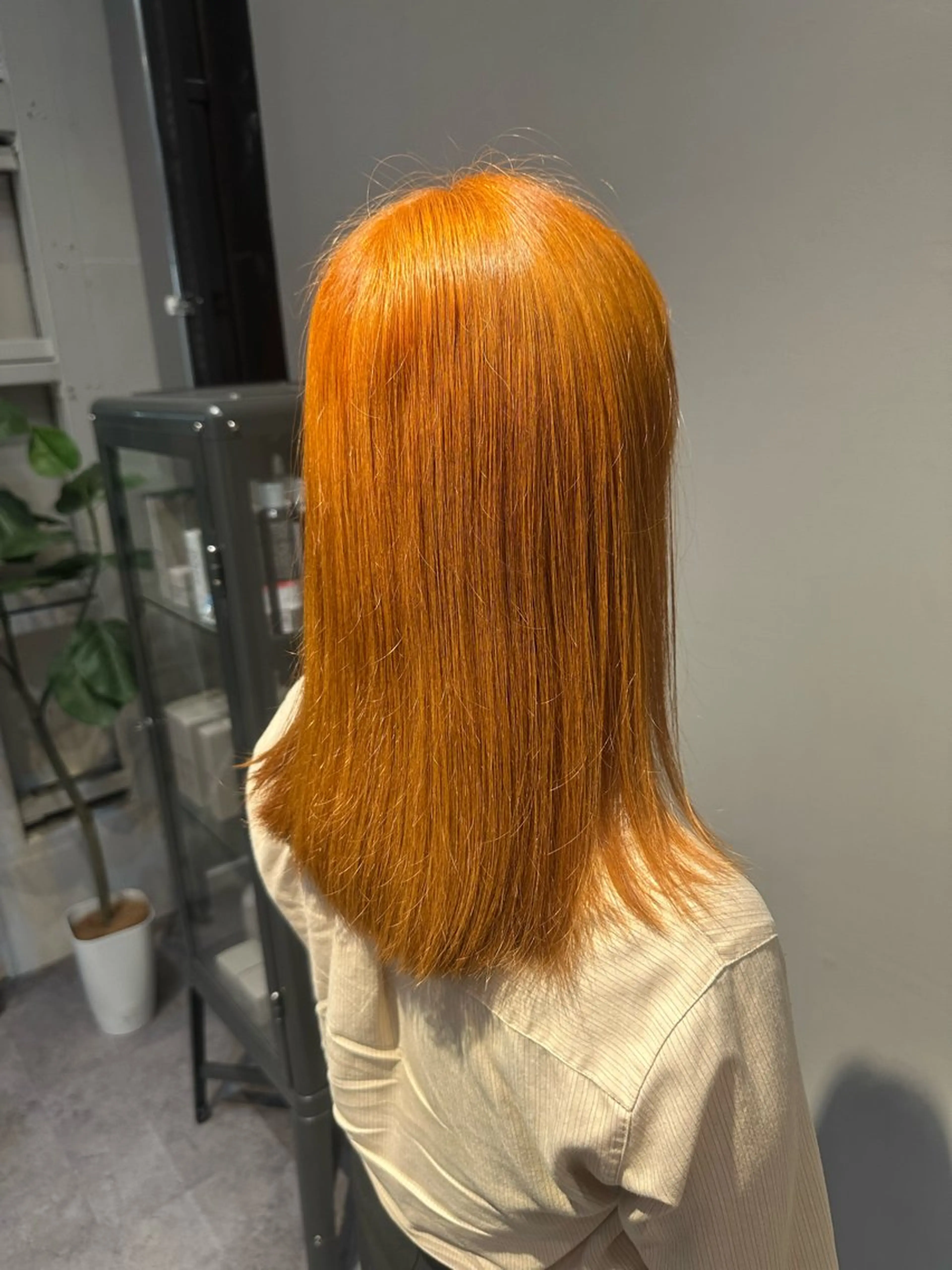セミロング 川端 まゆかのヘアスタイル