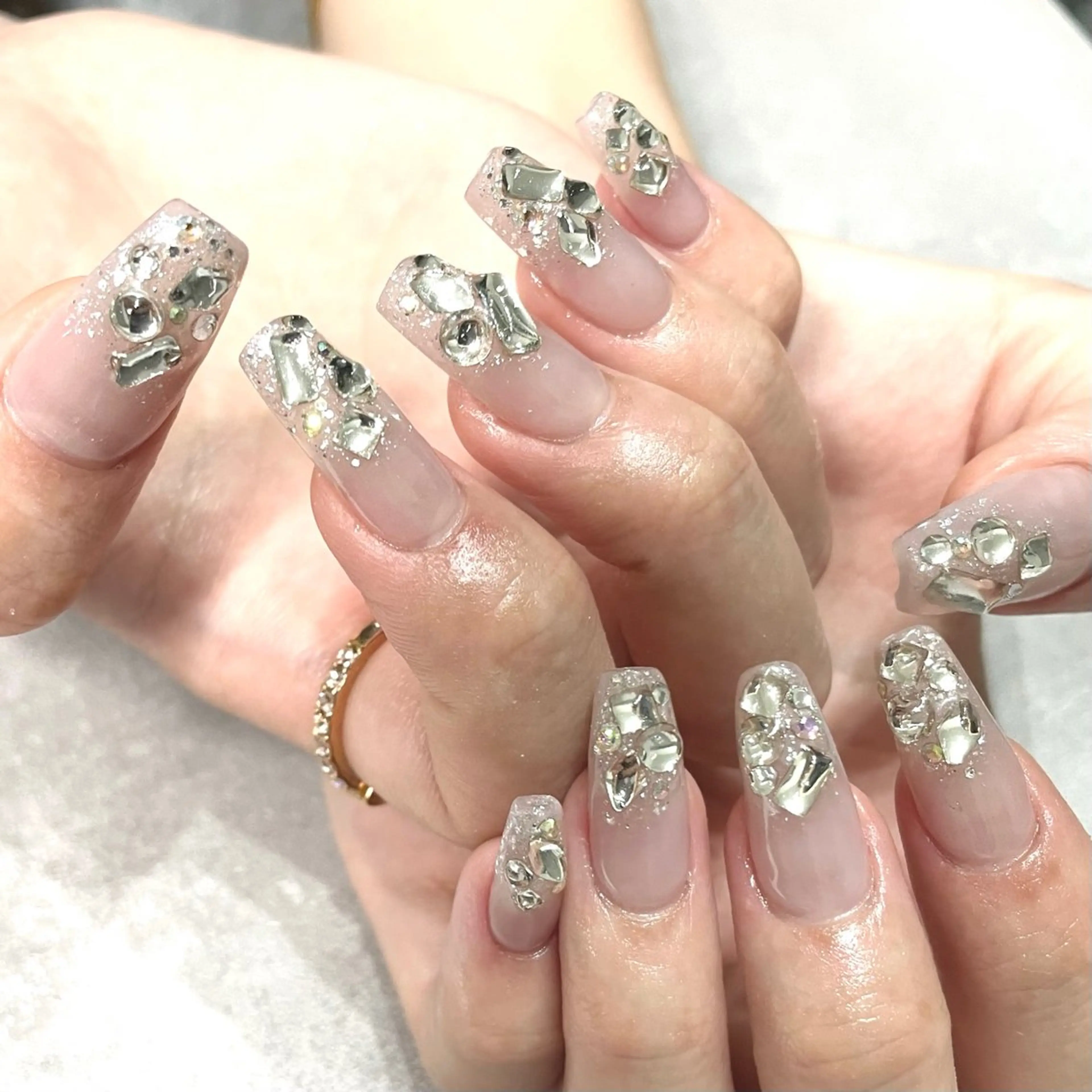 ネイル キラキラネイル ハンドネイル private salon lien所属・private salon　lienのネイルデザイン