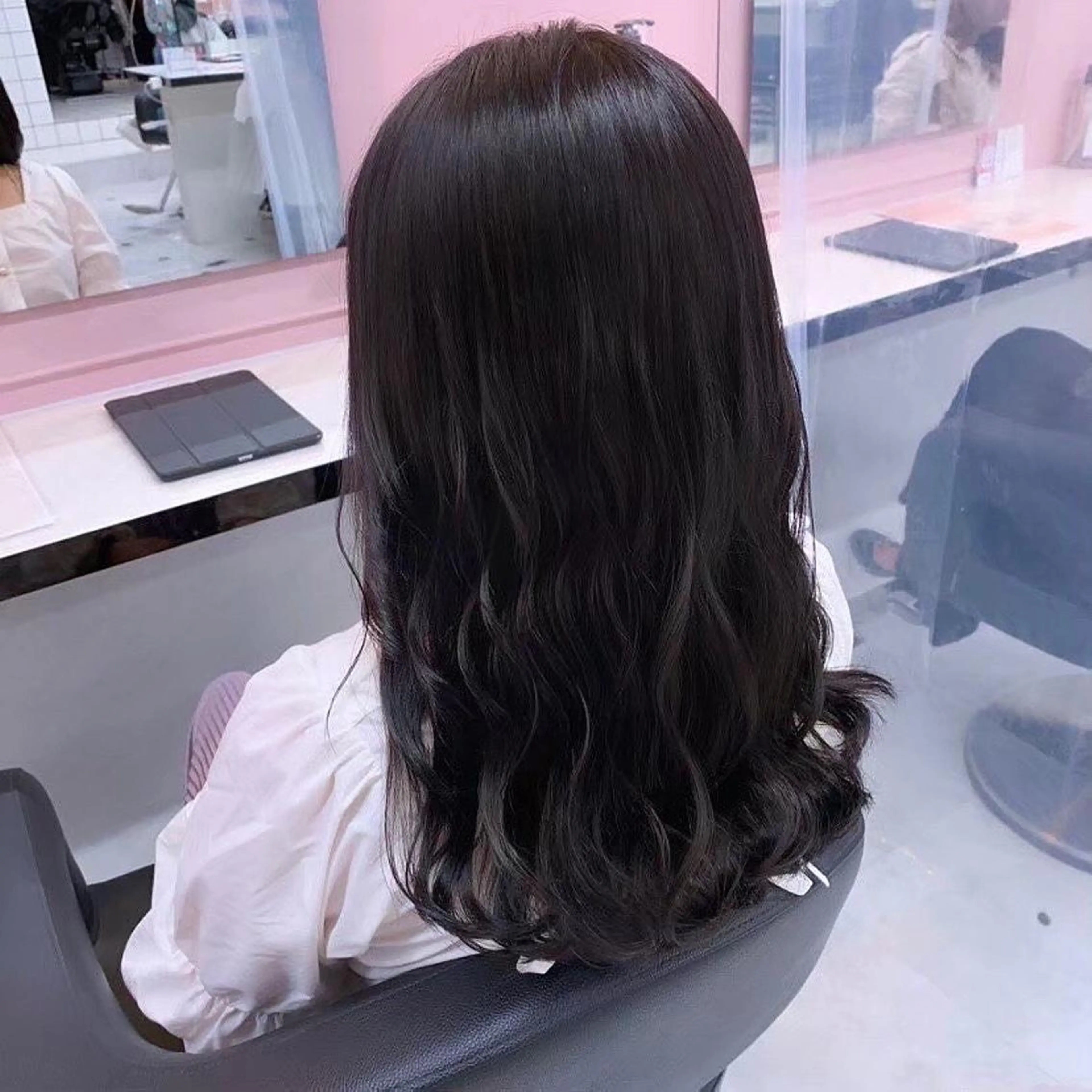 セミロング 透明感ラベンダー💗 SHOのヘアスタイル