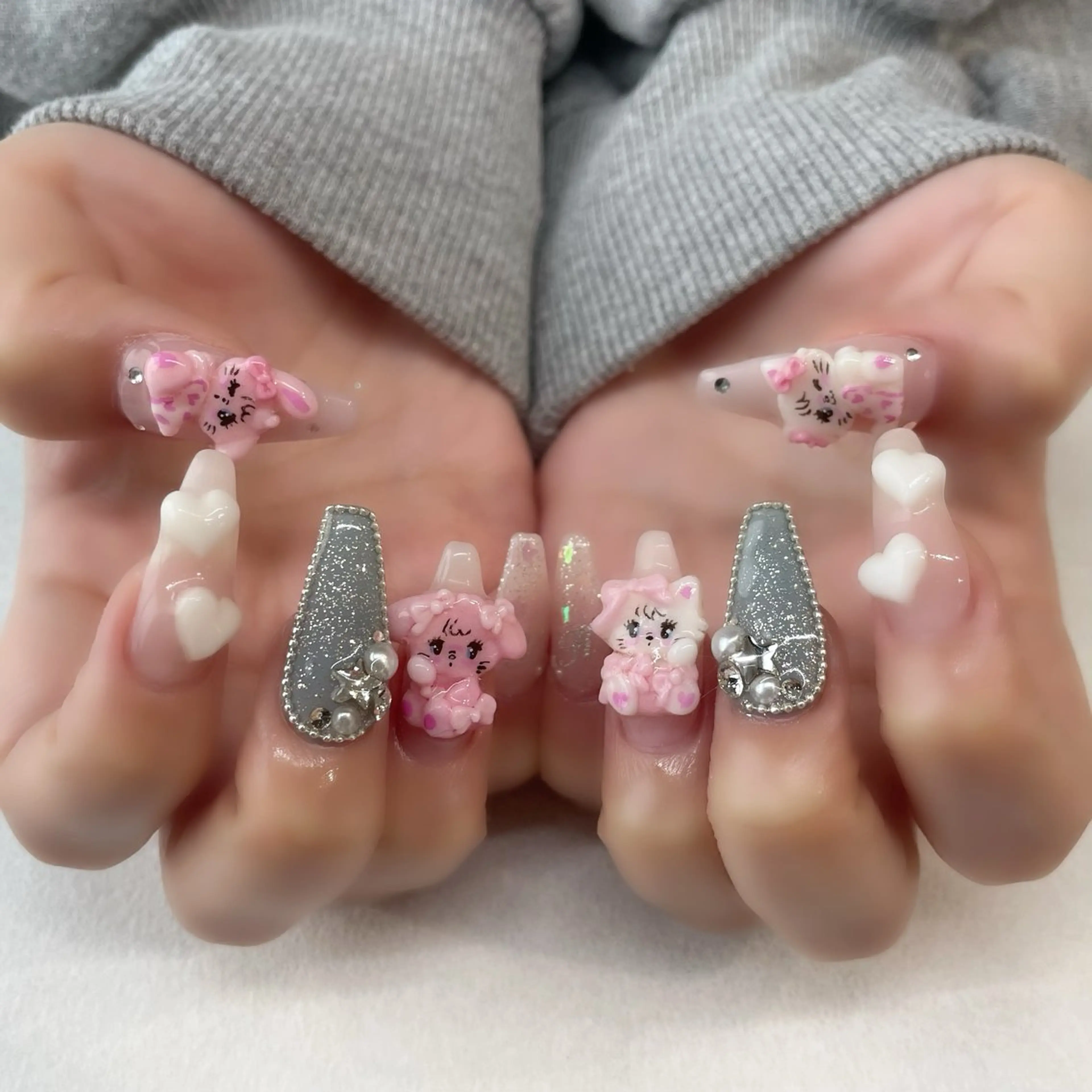 ネイル ハンドネイル 🌈🐰 saki. m 🐰🌈のネイルデザイン