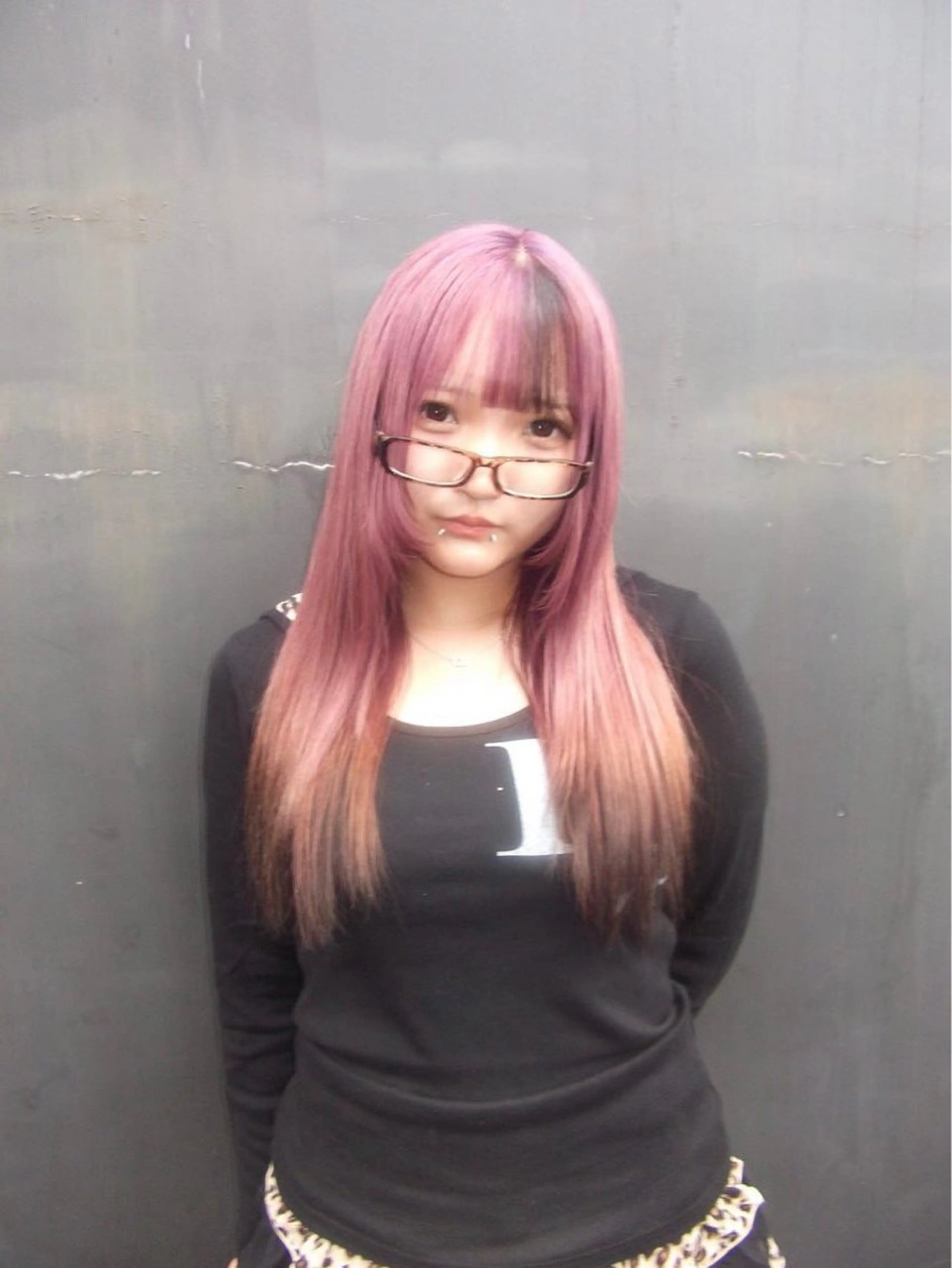 ロング カラー AIRA/ブリーチ /透明感カラーのヘアスタイル