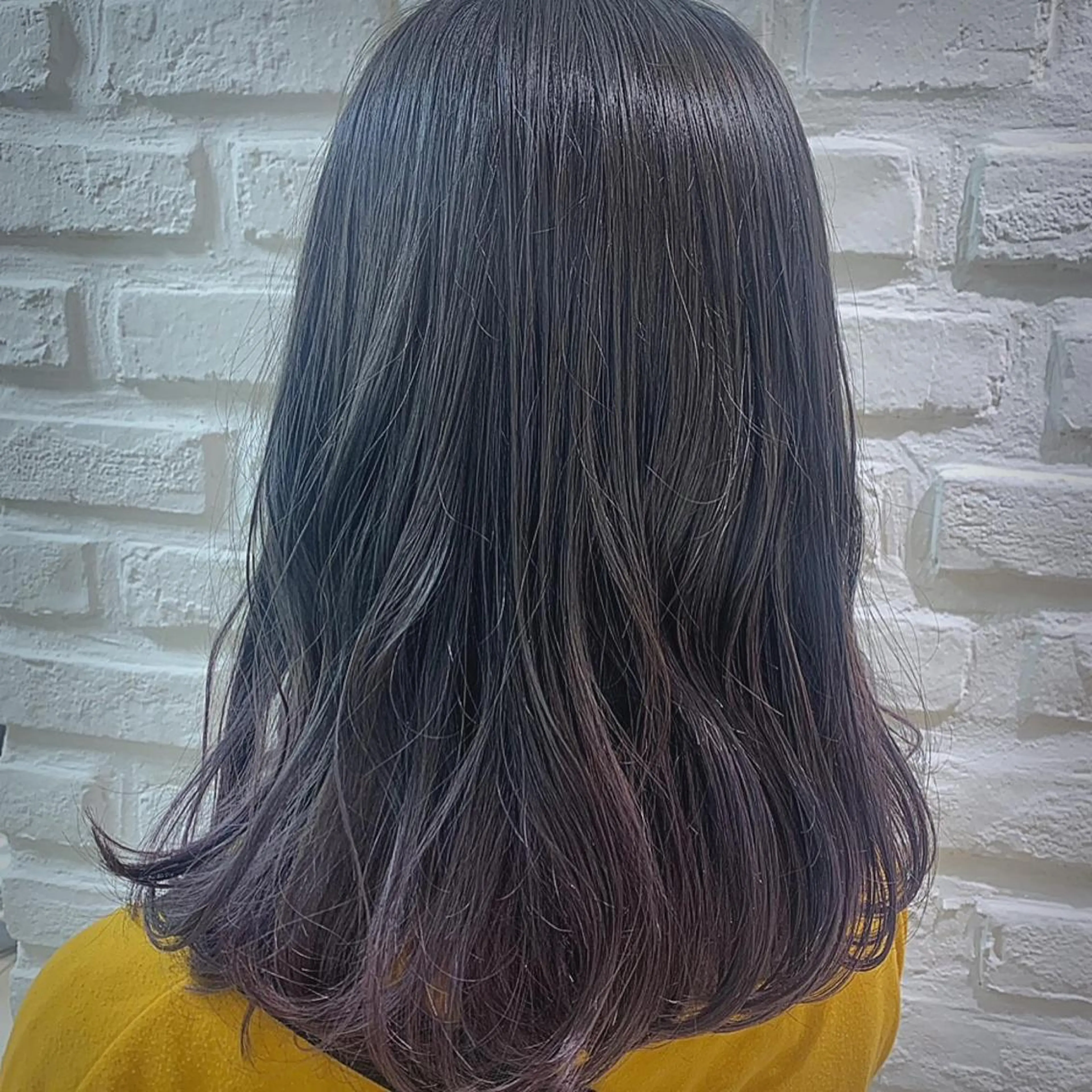 セミロング カラー アッシュ ブリーチ グラデーションカラー イルミナカラー ラベンダーカラー ヘアカラー トリートメント 【デザインカラー】 粥川佳日望のヘアスタイル