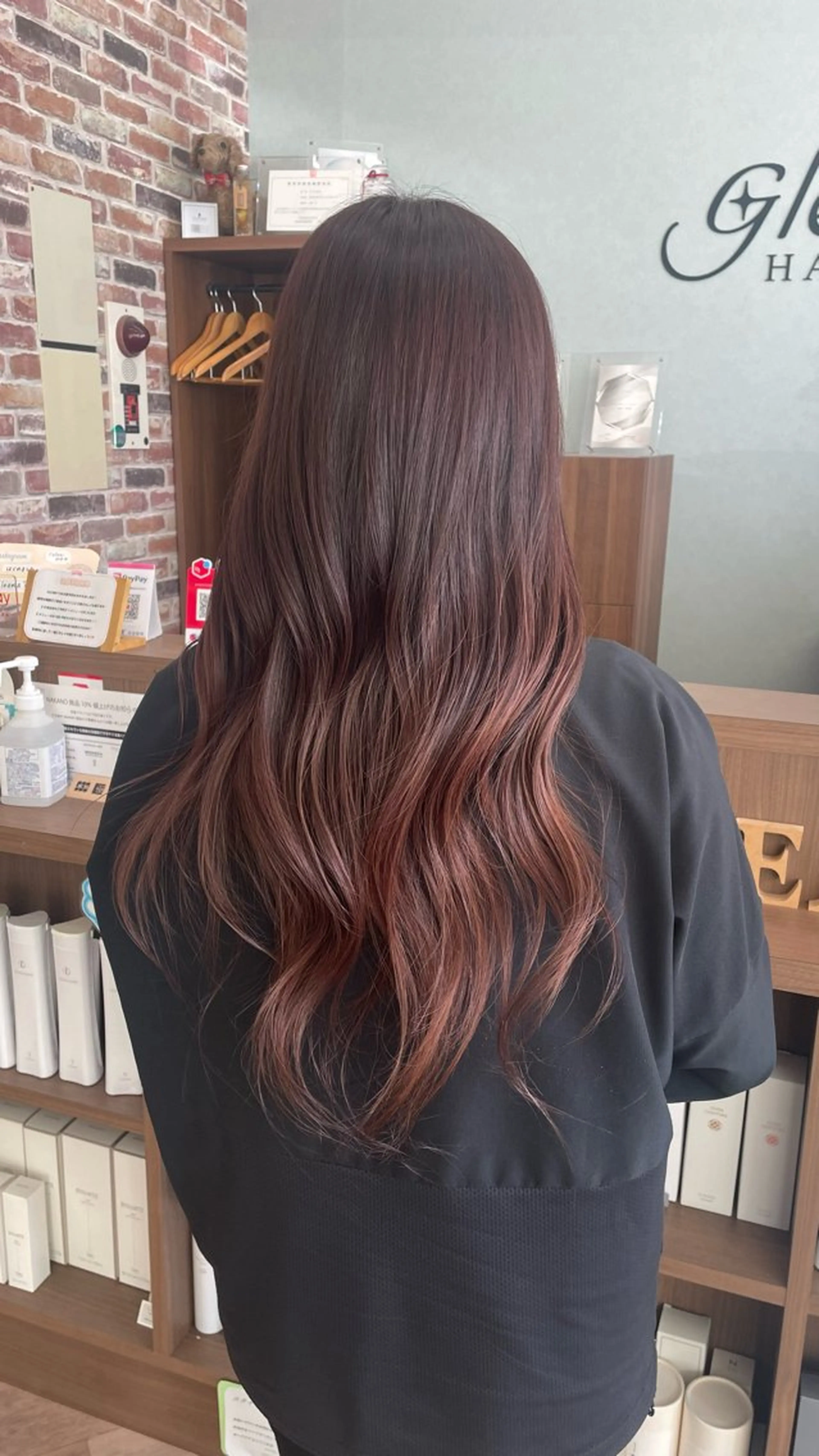 ロング ピンクブラウン ヘアカラー シミズ カエデ🍁のヘアスタイル