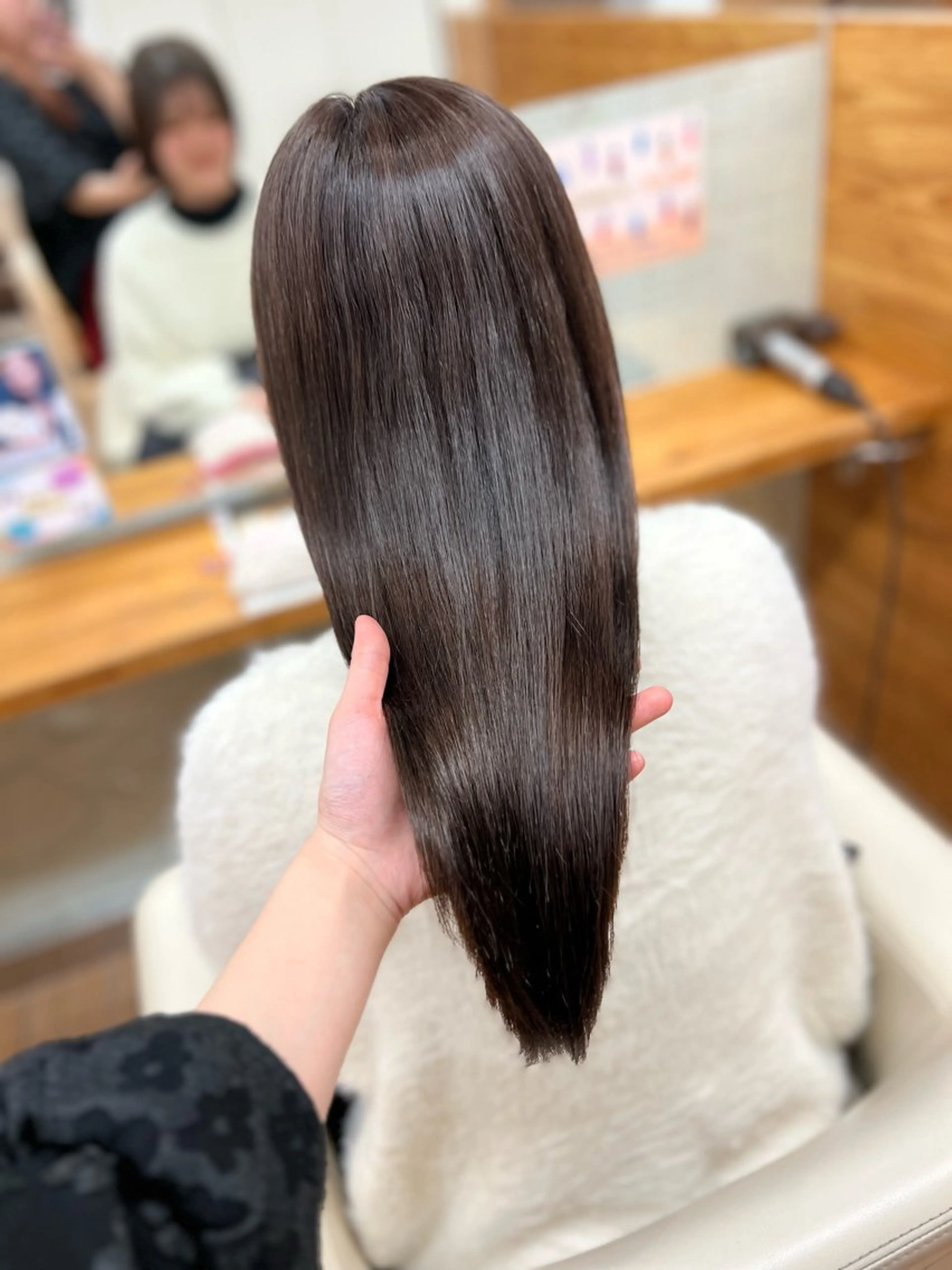 ロング カラー ベージュカラー 透明感カラー イルミナカラー 縮毛矯正 🎀渡部 凜花/髪質 改善/艶髪🎀のヘアスタイル
