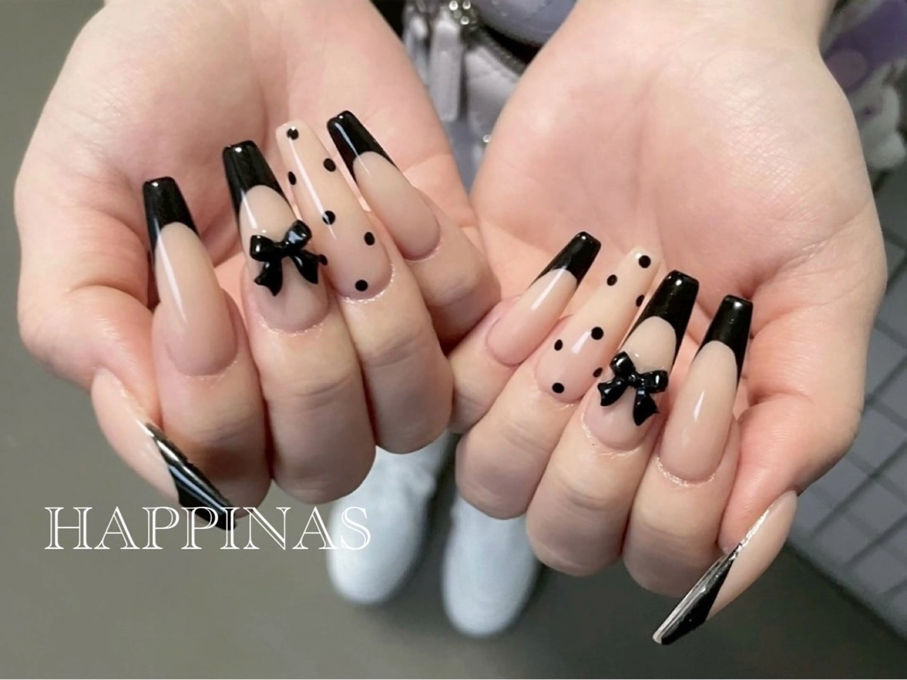 ネイル ドット フレンチネイル ガーリー リボン スカルプネイル ハンドネイル HAPPINAS Jrネイリスト💅のネイルデザイン