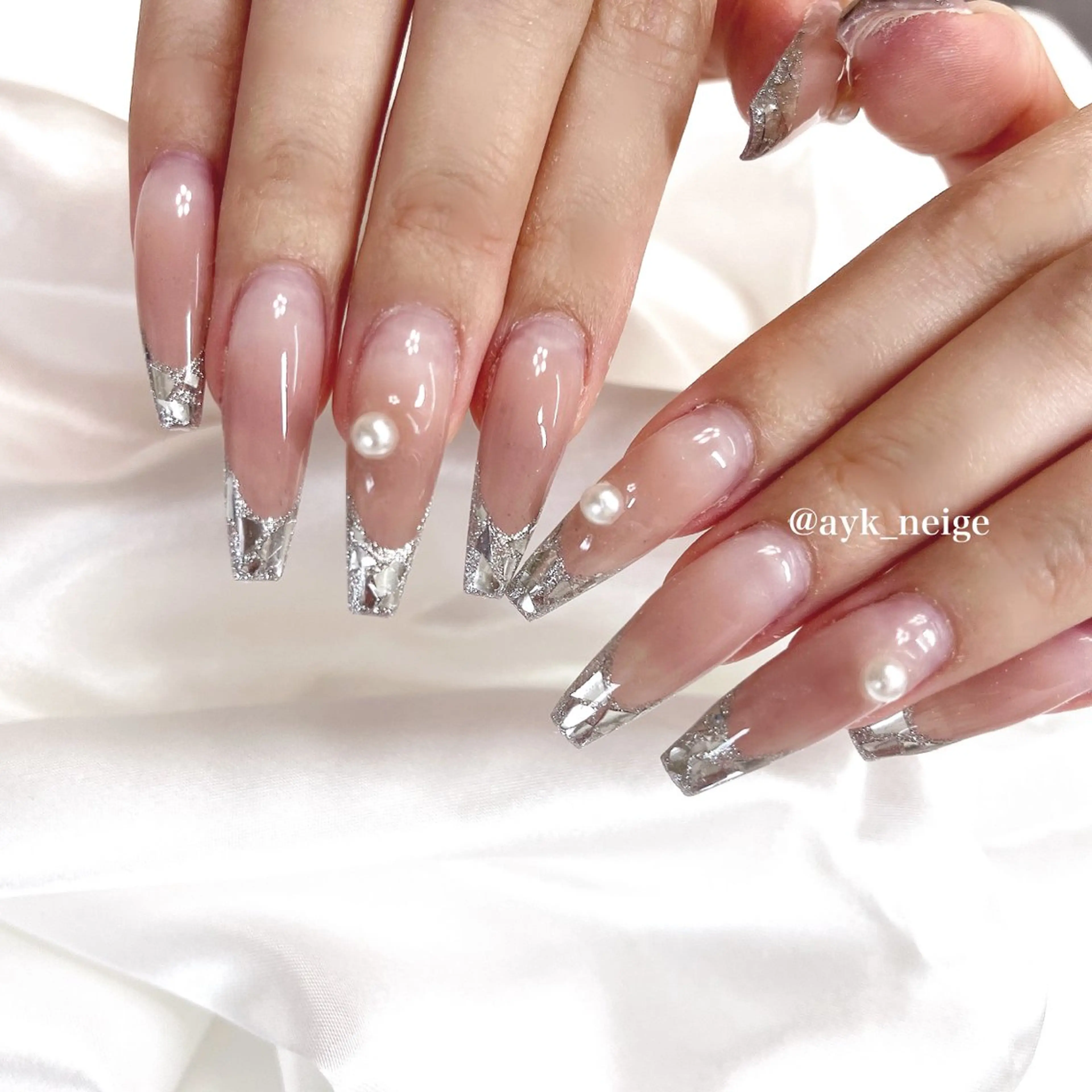 ネイル フットネイル フレンチネイル キラキラネイル 韓国ネイル マグネットネイル n'eige nail所属・大谷 綾香のネイルデザイン