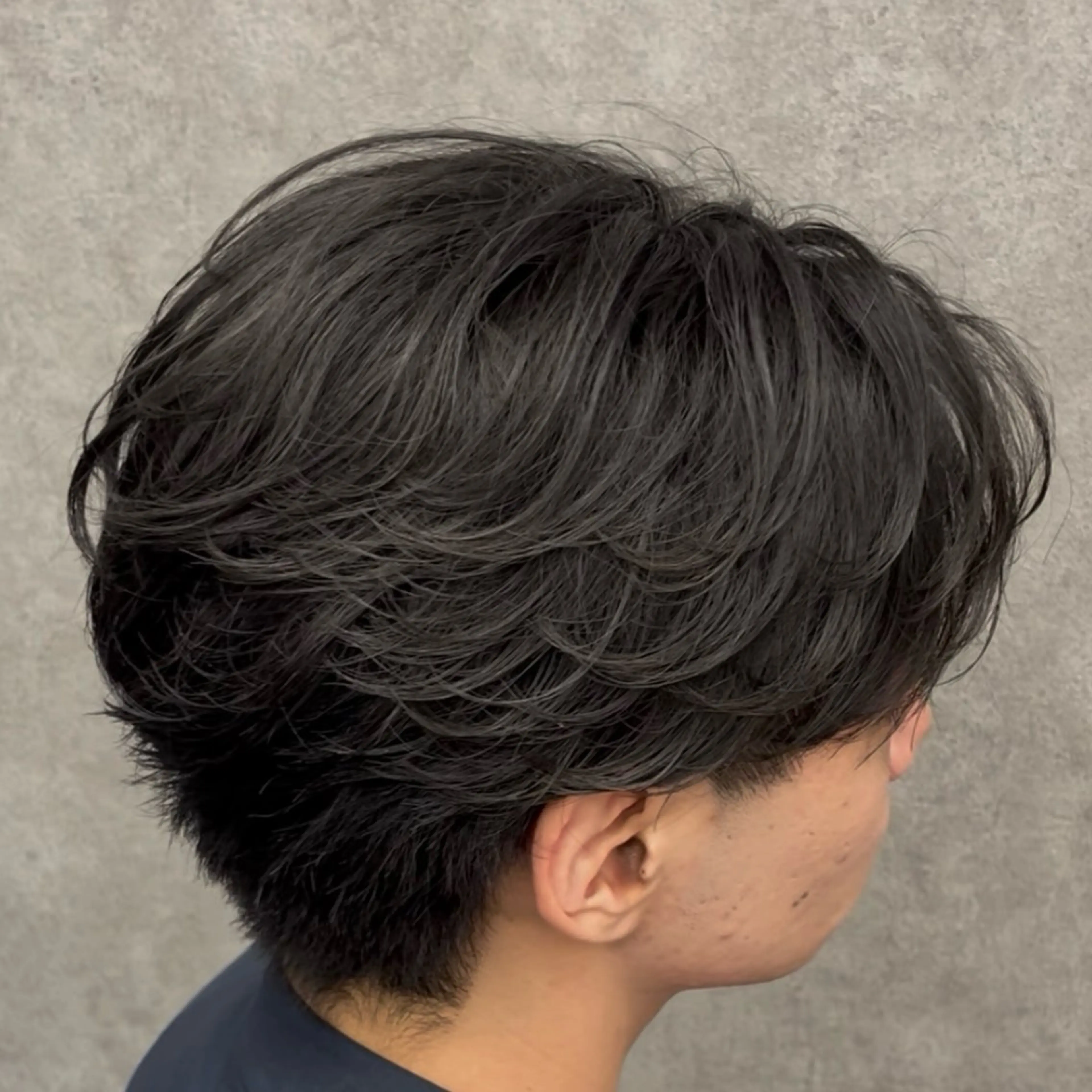 ショート パーマ ヘアアレンジ メンズ センターパート ニュアンスパーマ カット パーマ 札幌メンズ特化/ RIKUのヘアスタイル