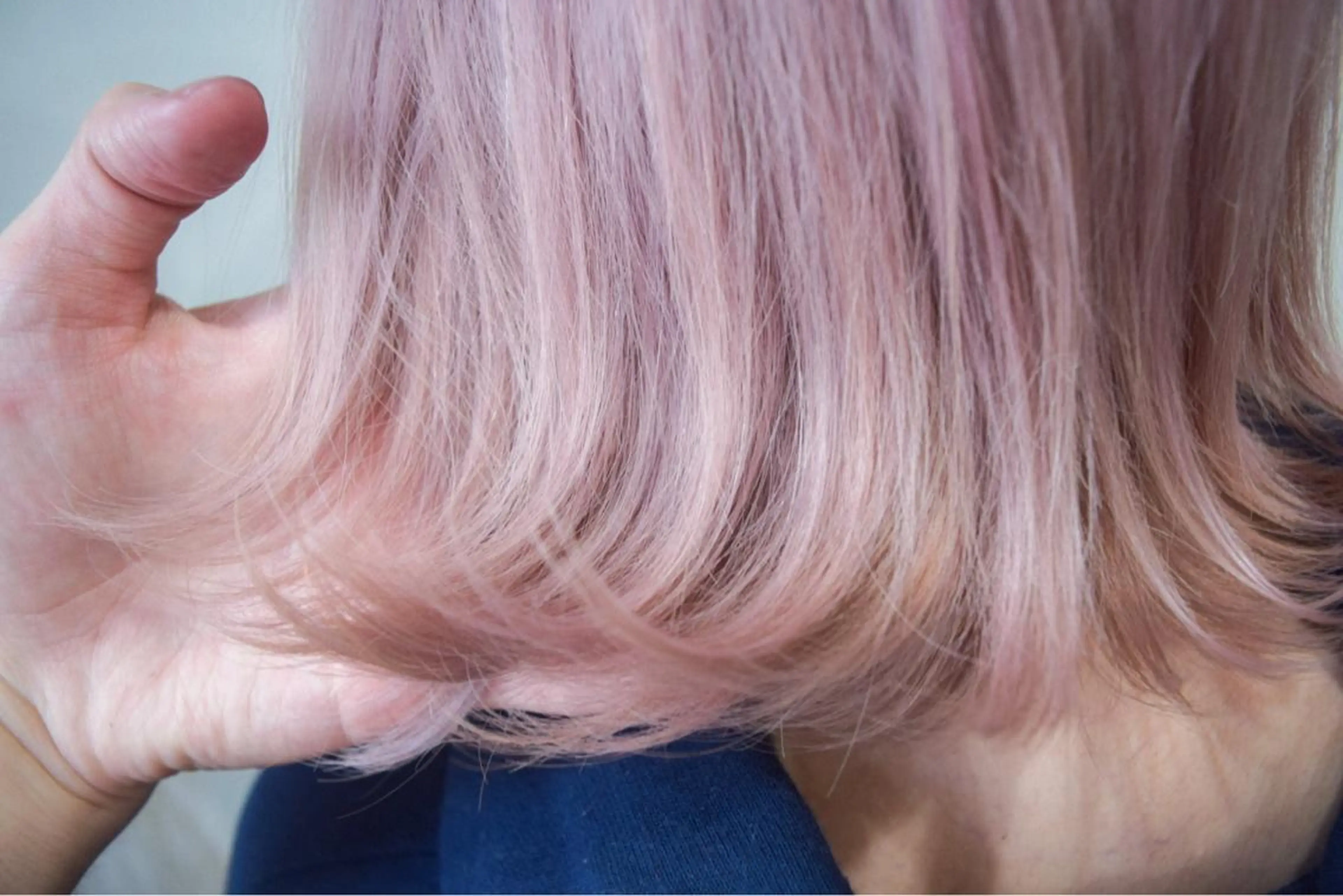 ショート カラー ブリーチ ピンクカラー ホワイトピンク ヘアカラー トリートメント ハイトーンカラー RYUのヘアスタイル