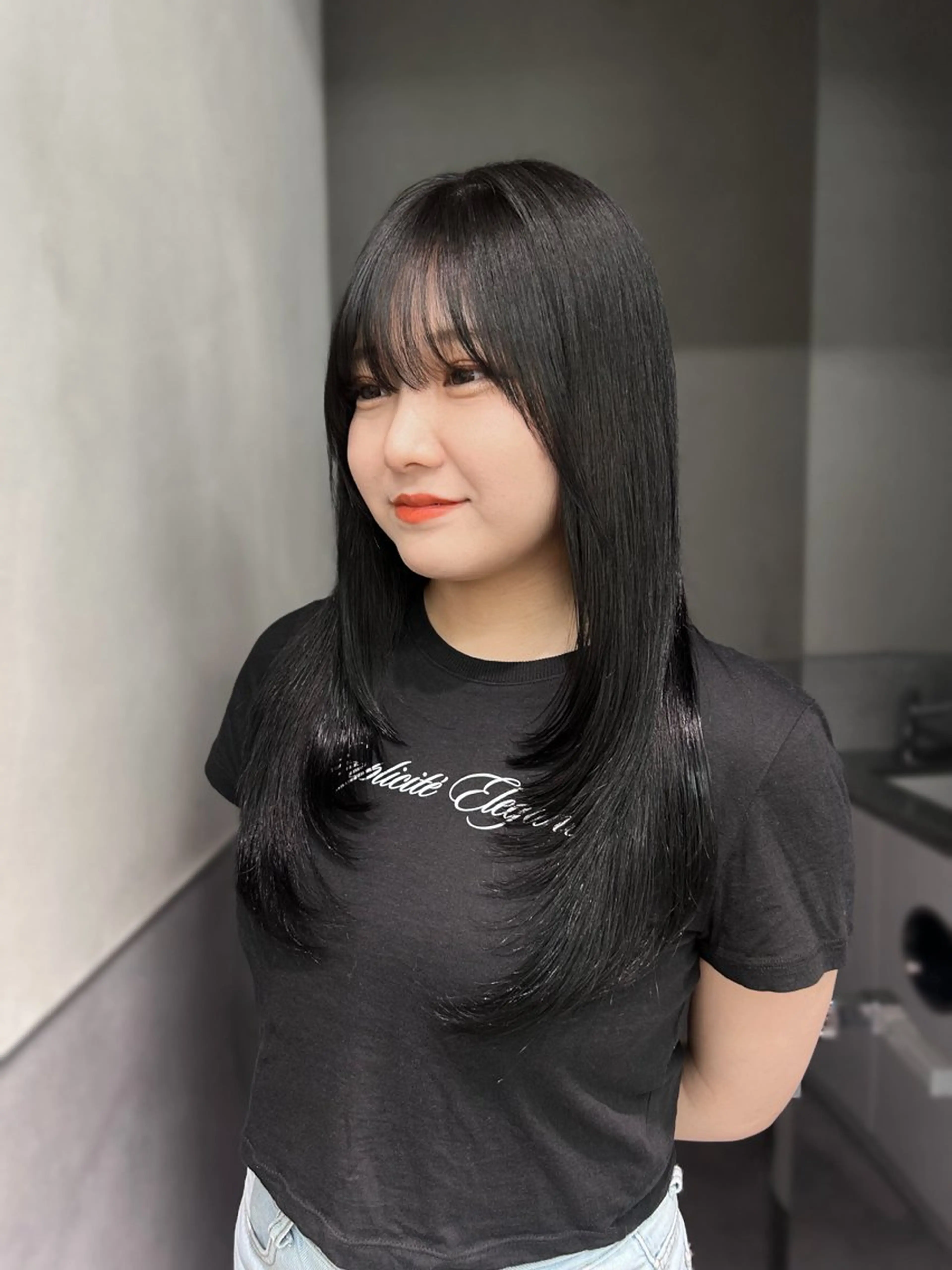 ロング くびれヘア レイヤーカット ALBUM所属・Hinata🛸 ボブ美容師のヘアスタイル