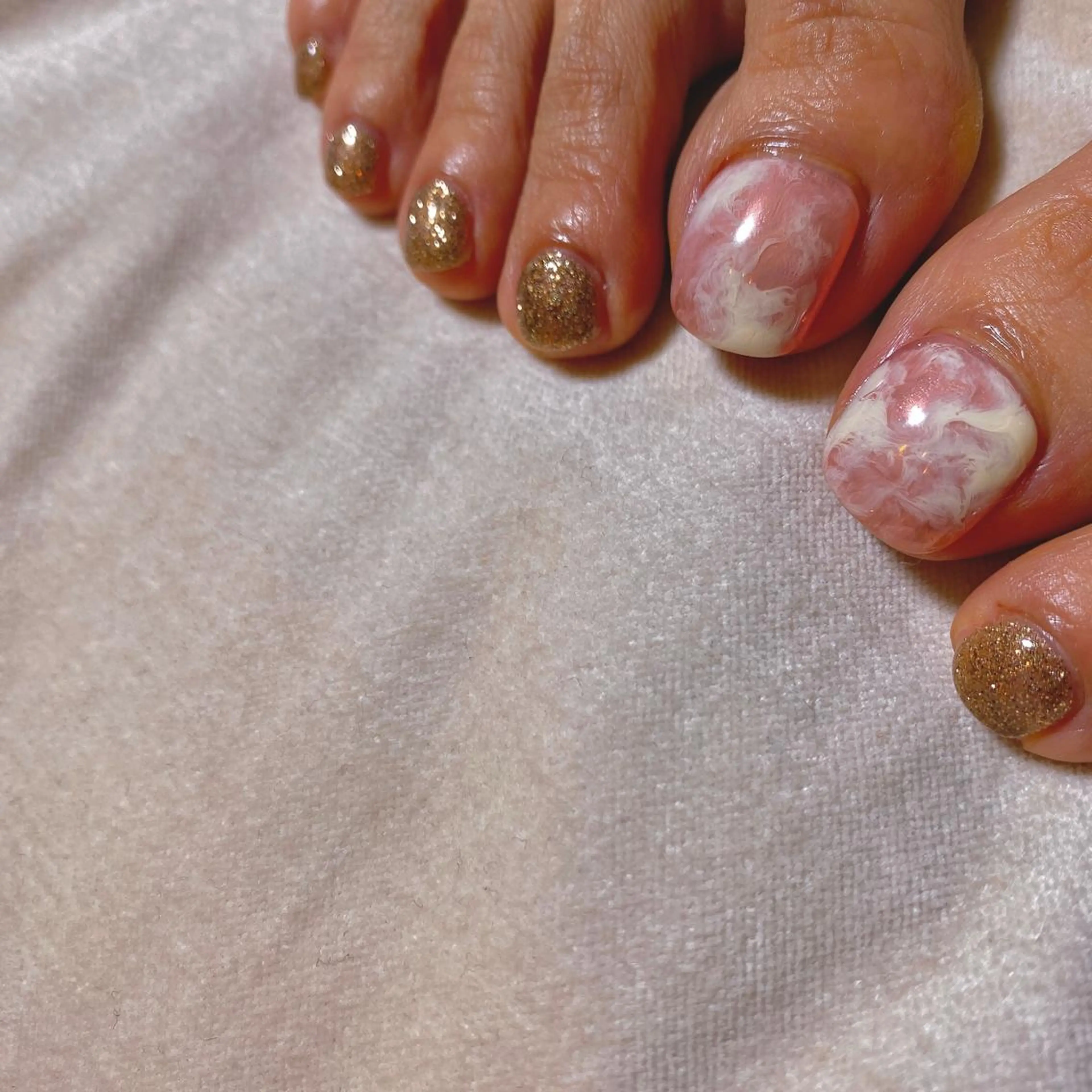 ネイル ミラーネイル フットネイル Nail Room Bellisのネイルデザイン