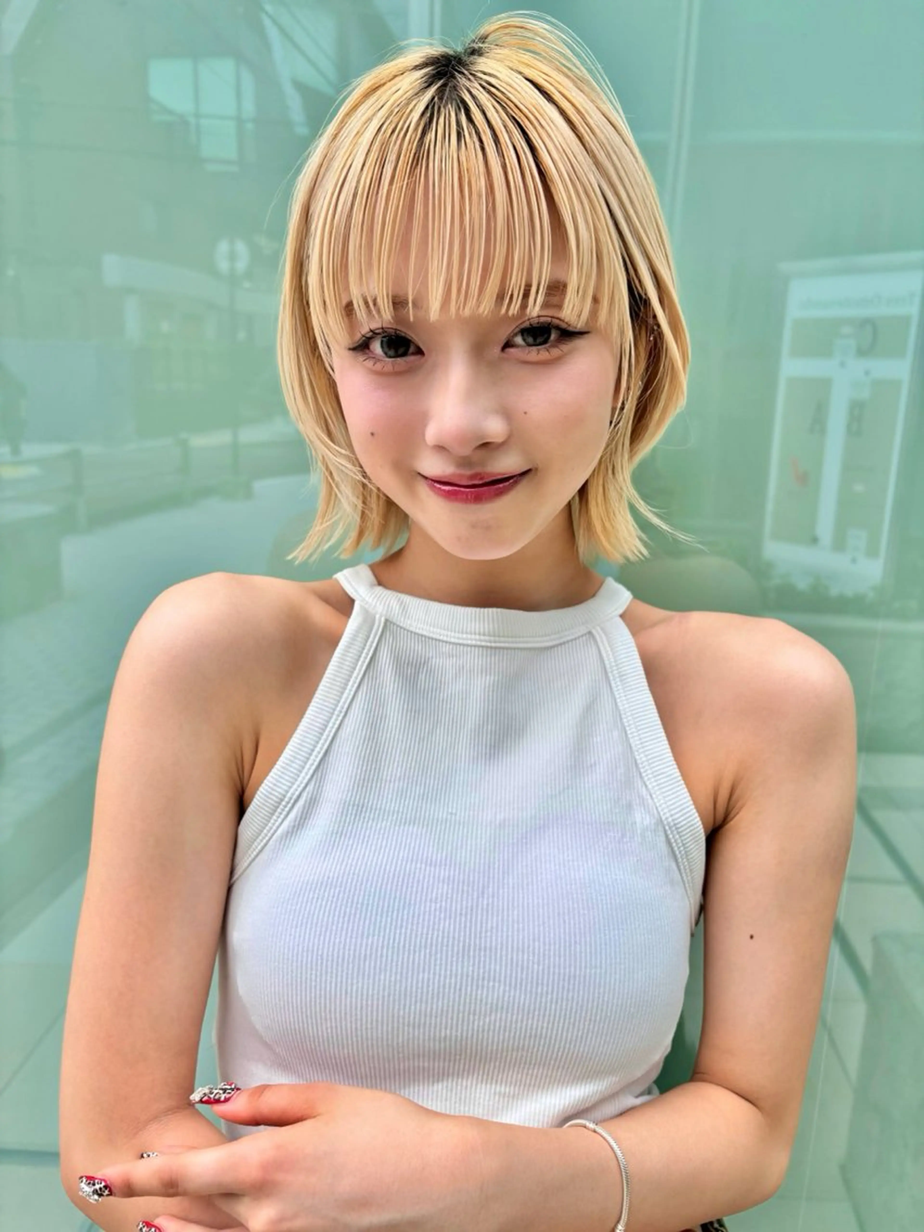 ショート カラー anri🤍🎀 艶カラーのヘアスタイル