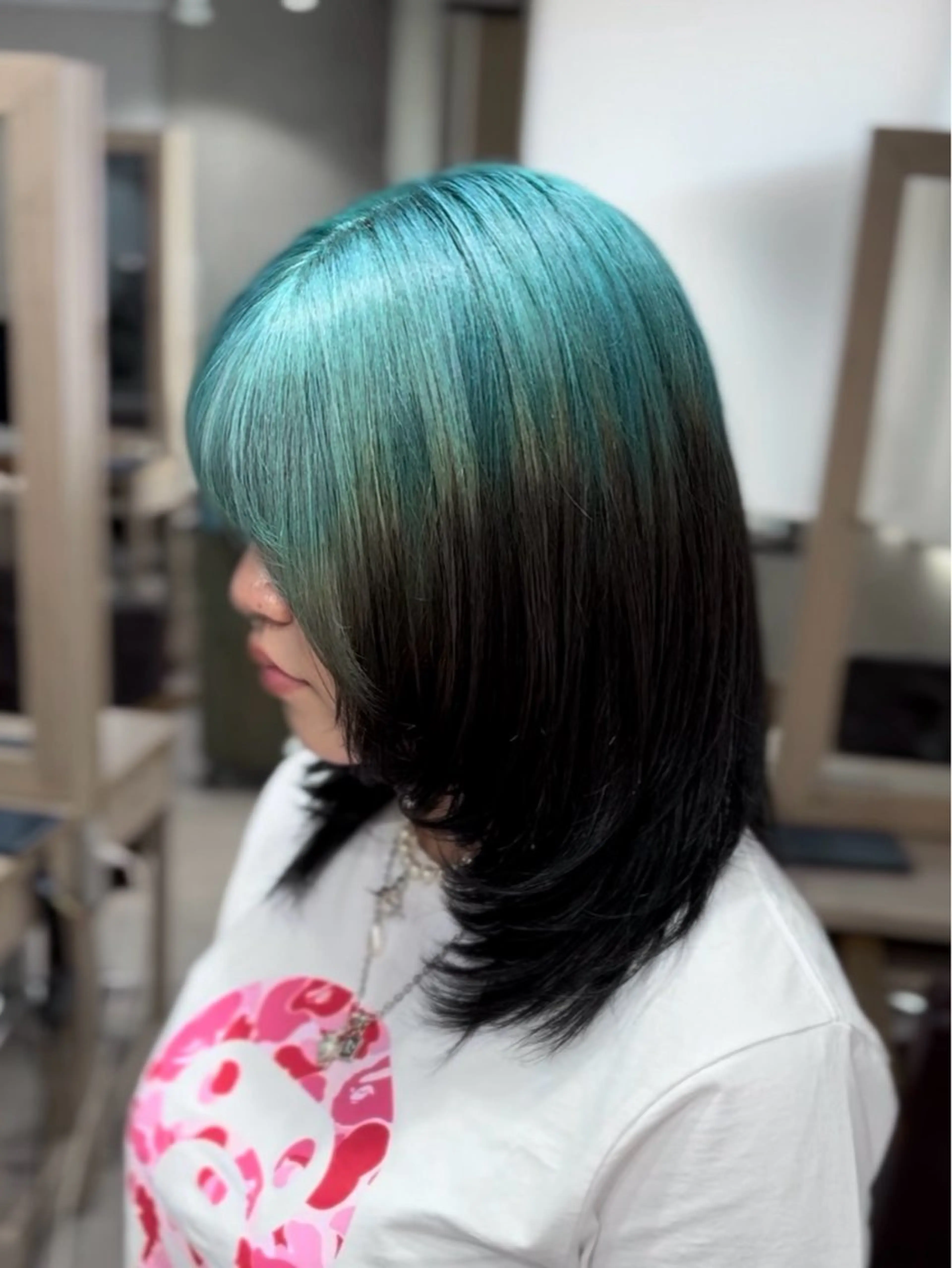 ミディアム ルーツカラー/ レイヤーカット/井川のヘアスタイル