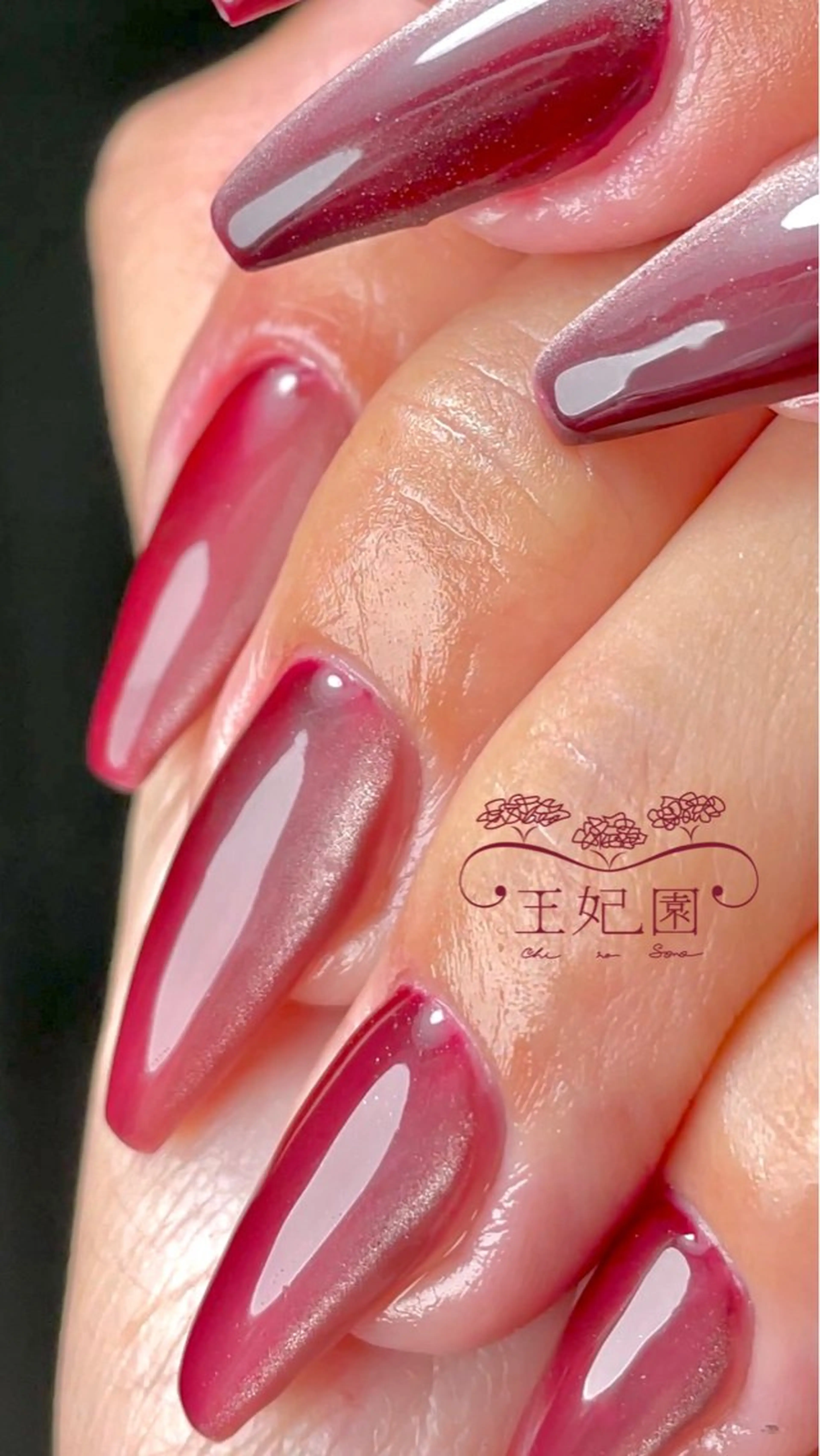ネイル マグネットネイル メンズネイル ニュアンスネイル ワンホンネイル 冬ネイル nail salon王妃の園所属・王妃の園 ohinosonoのネイルデザイン