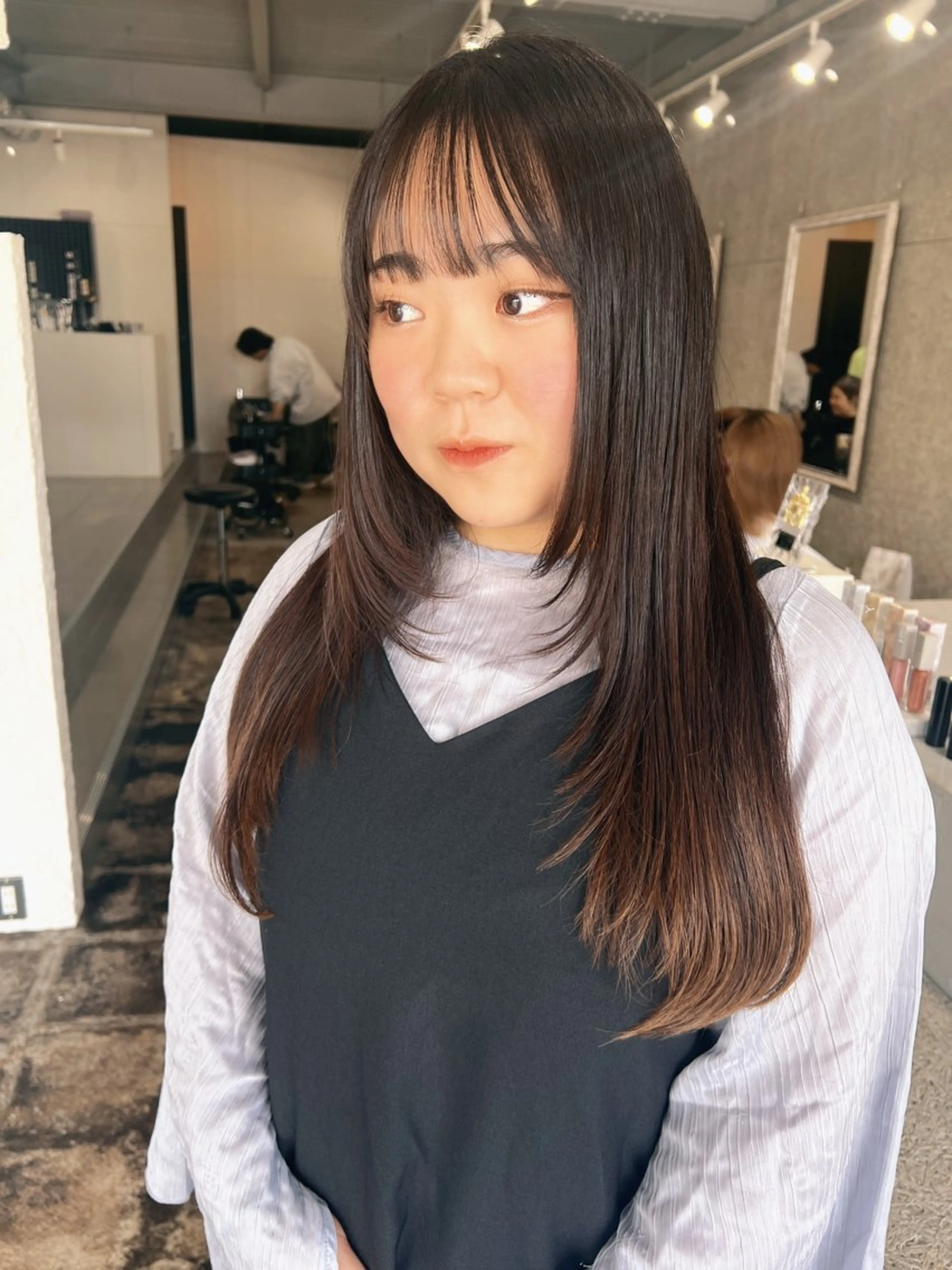ロング カット nishibu ayukaのヘアスタイル