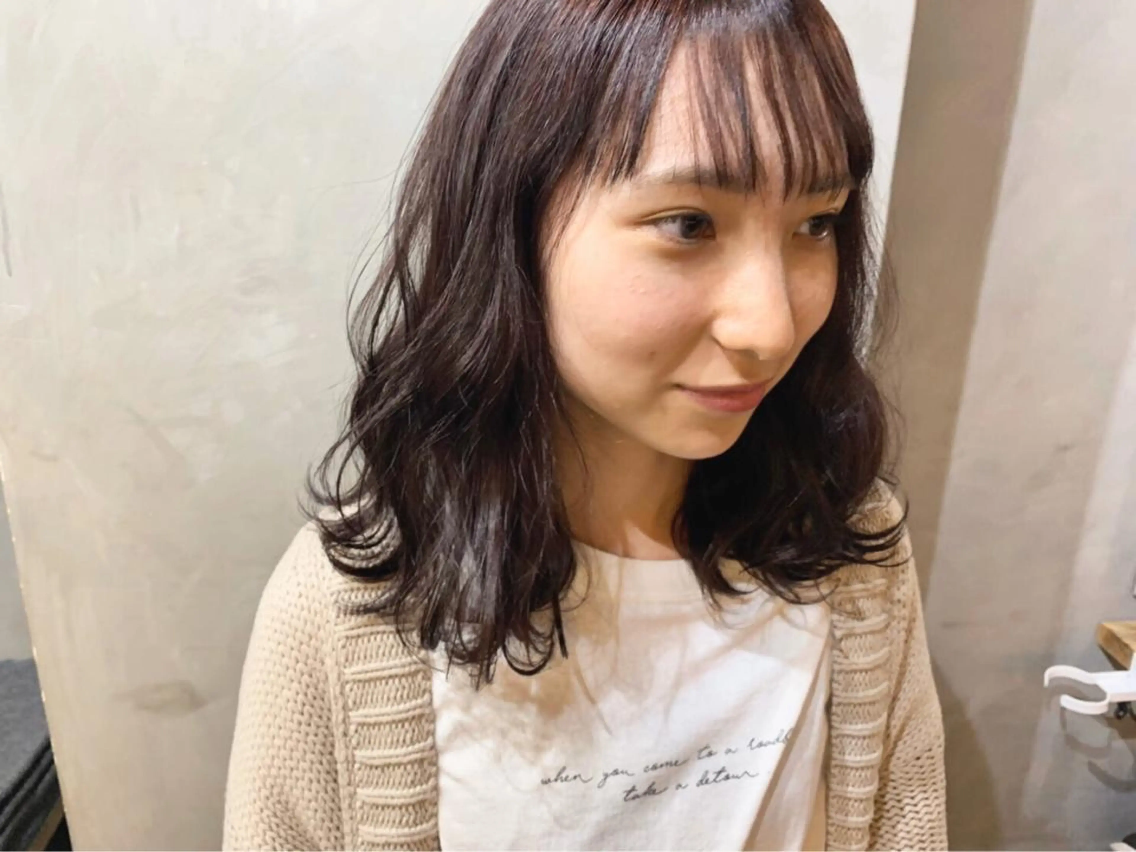 セミロング カラー 中司 莉菜のヘアスタイル