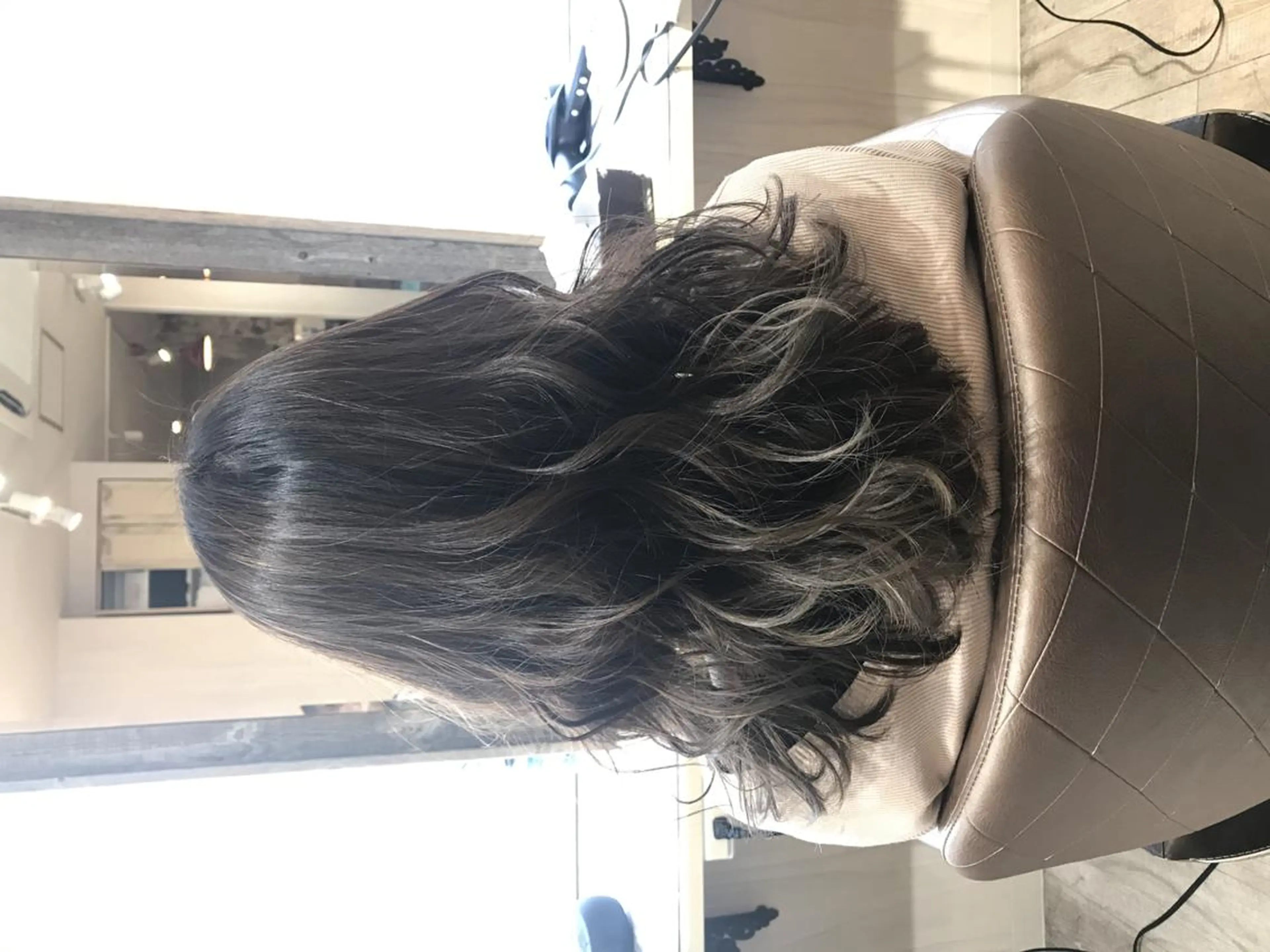 カラー 嶋村夏実🌼レイヤー 🌸白髪ぼかしのヘアスタイル