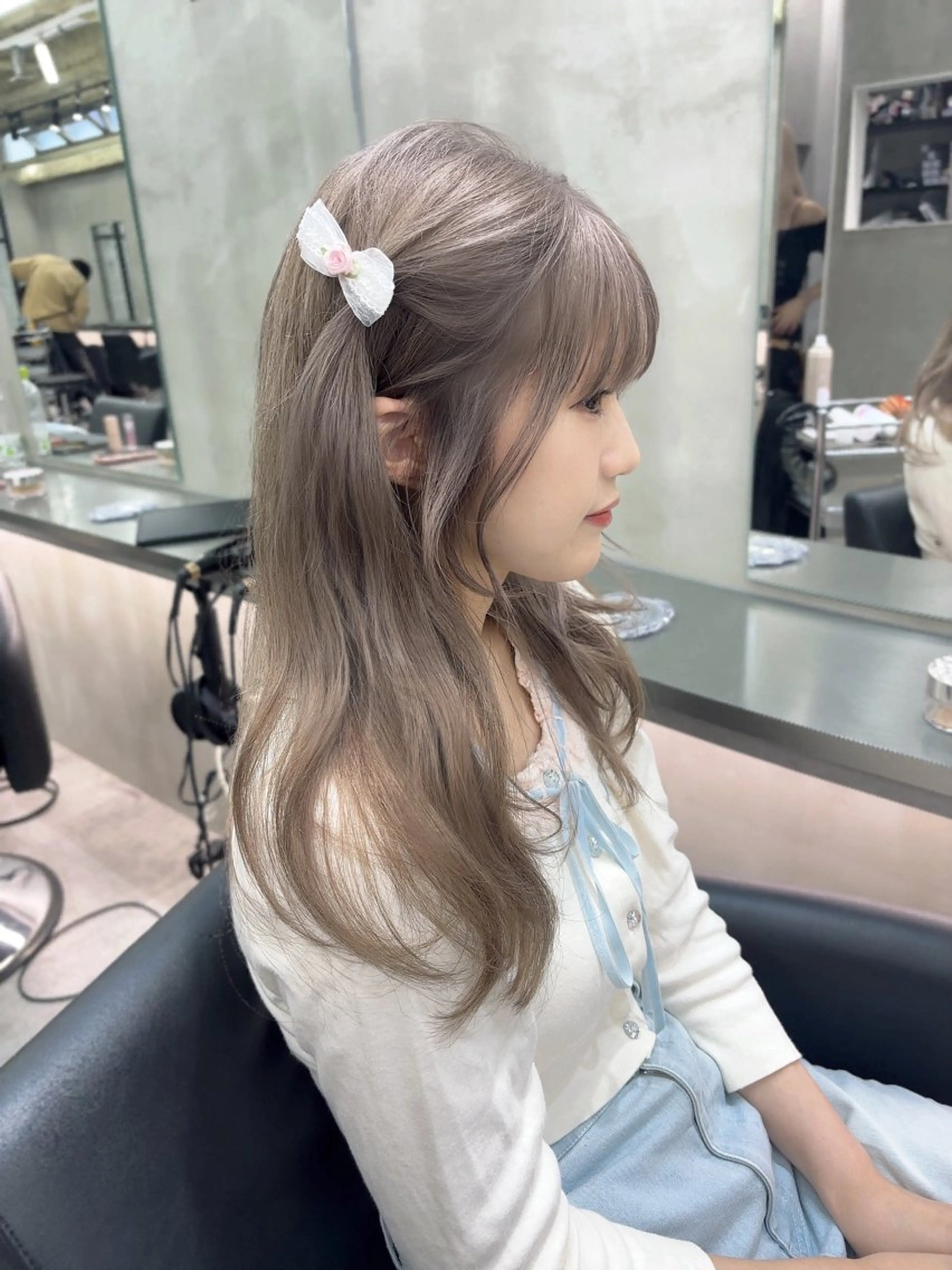 セミロング カラー ヘアアレンジ ベージュカラー ブリーチ ブラウンカラー ヘーゼル ミルキーベージュ ヘアカラー the path sora♡のその他イメージ