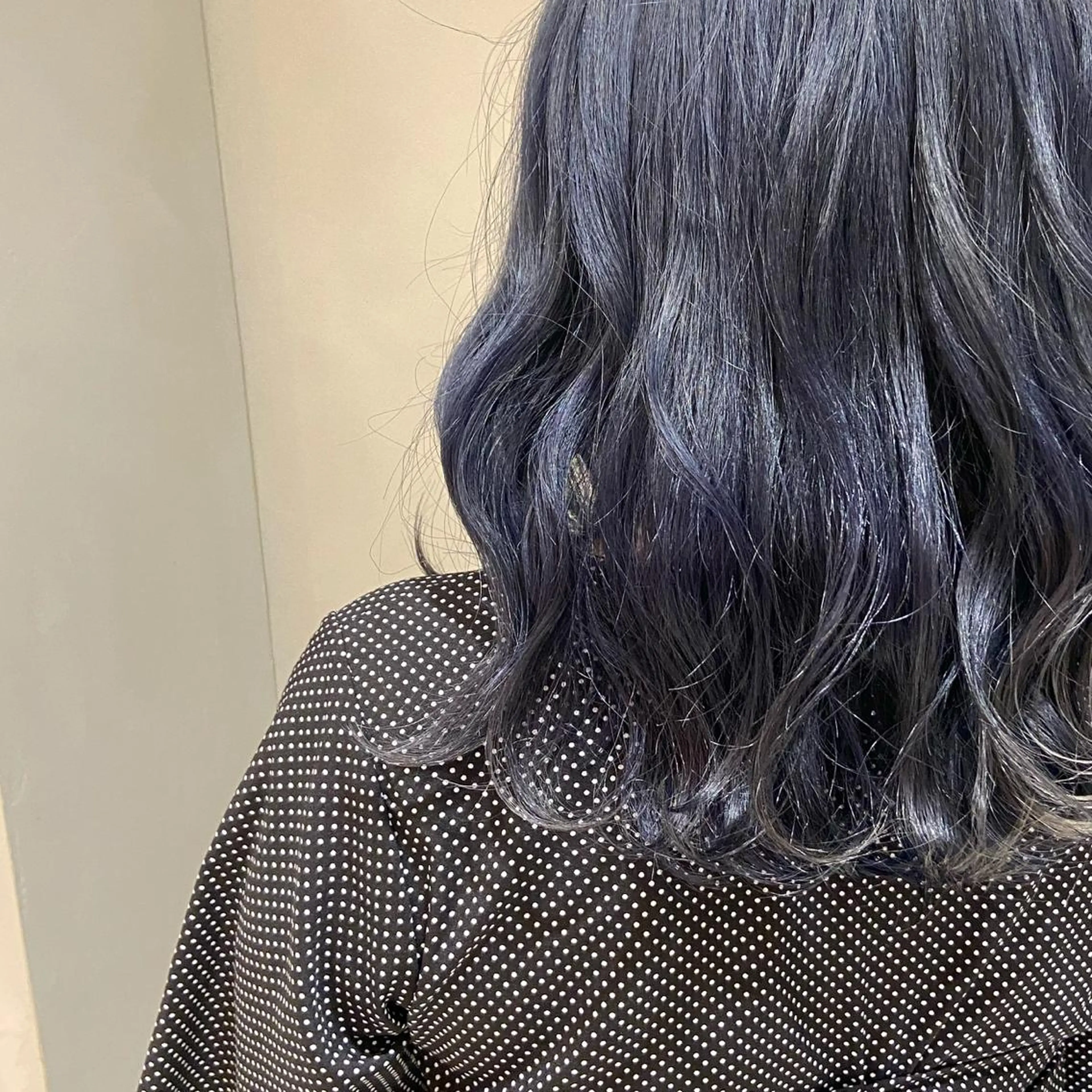 ミディアム カラー ブリーチ ブルーカラー ブルージュ ケアブリーチ ダブルカラー カジュアルを女っぽく 𝗮𝘆𝗮𝗰𝗼のヘアスタイル