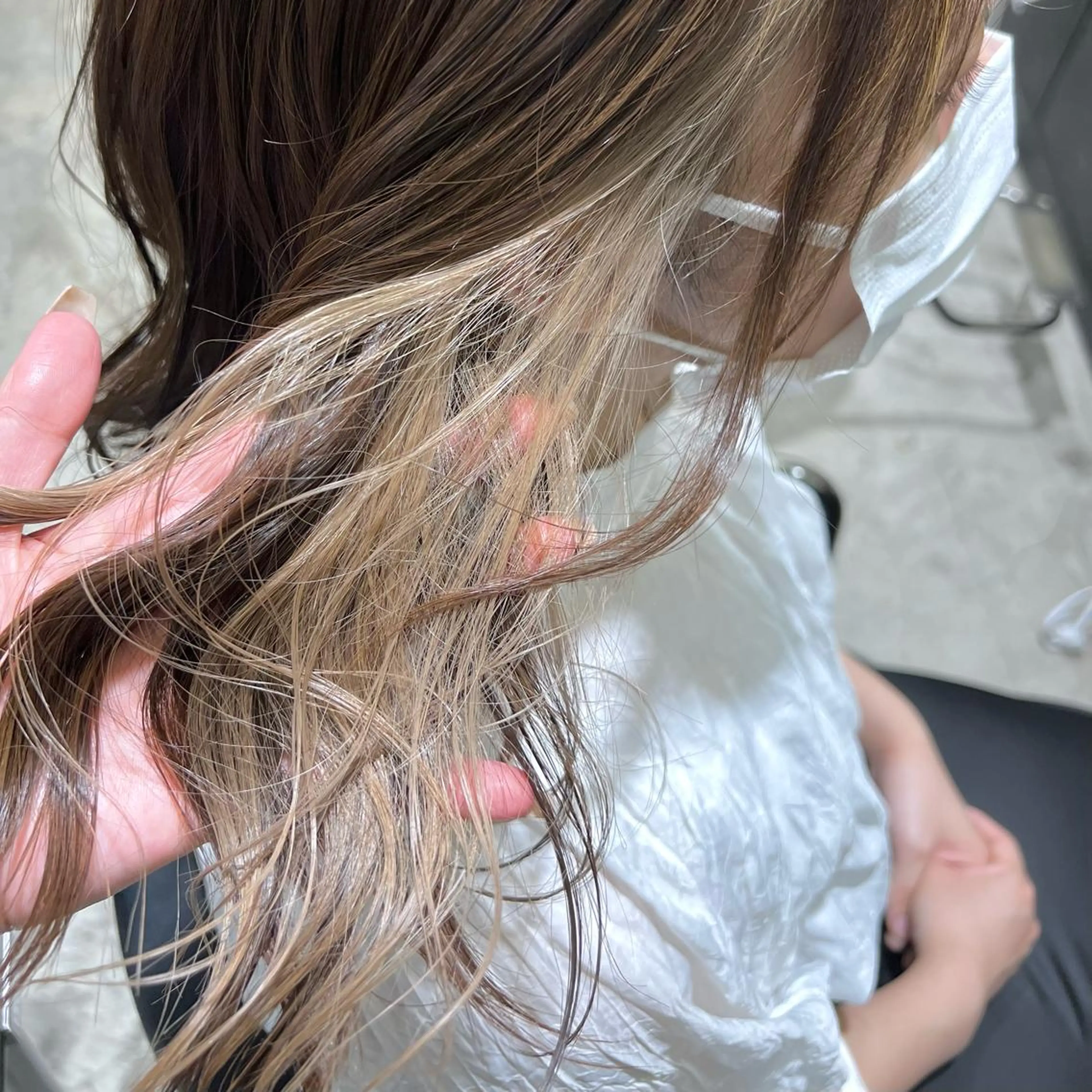 ミディアム カラー ベージュカラー ブリーチ ヘアカラー トリートメント ノグチ ナツコのヘアスタイル