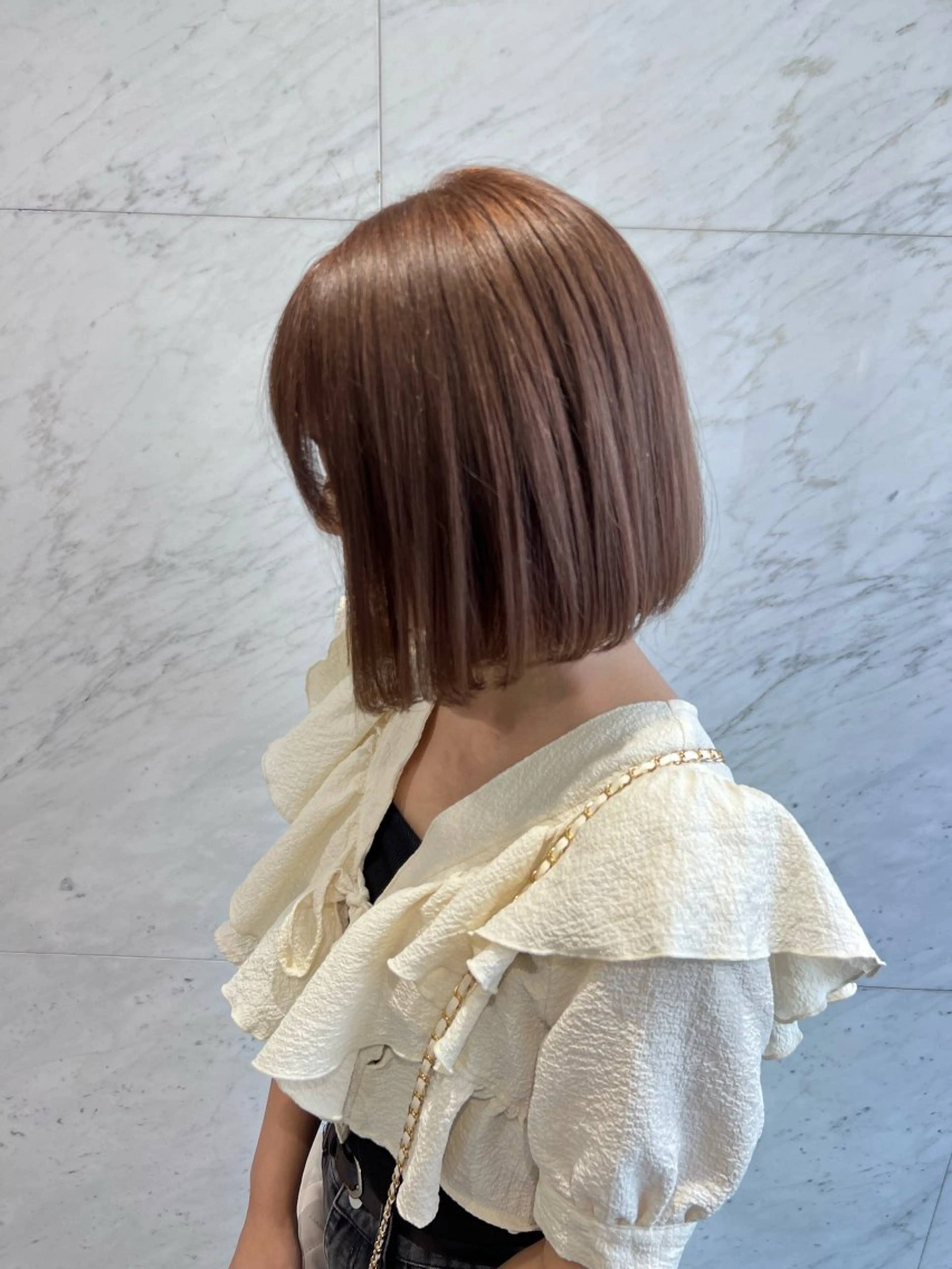 ショート カラー ベージュカラー ブリーチ ミルクティーベージュ カット ヘアカラー トリートメント Bei Licoldo.Atole  ベイリコルド アトリ所属・ブリーチ、縮毛 髪質改善　宮城一真のヘアスタイル