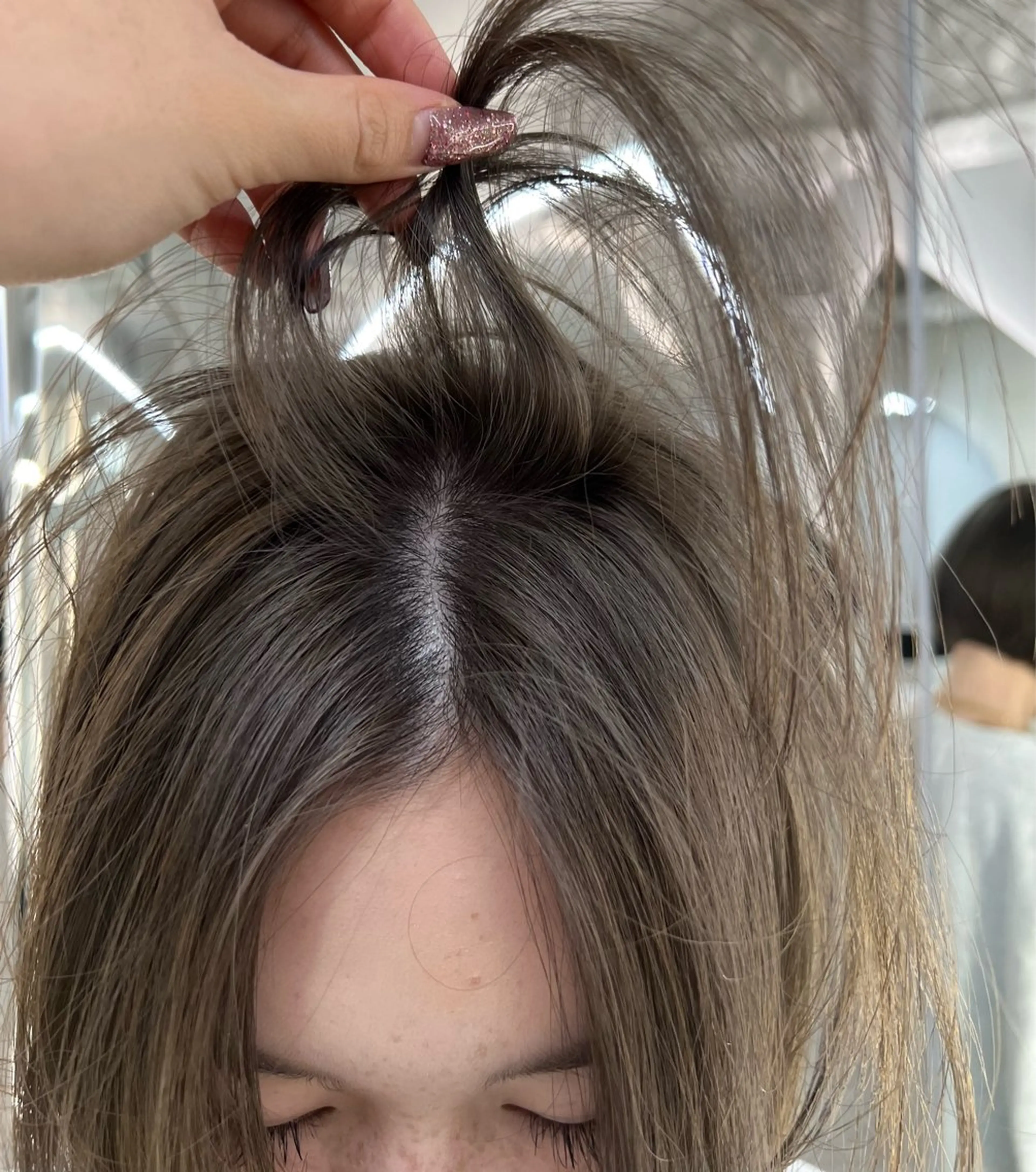 ショート カラー ブリーチ GAGA所属・GAGA AMIKAのヘアスタイル