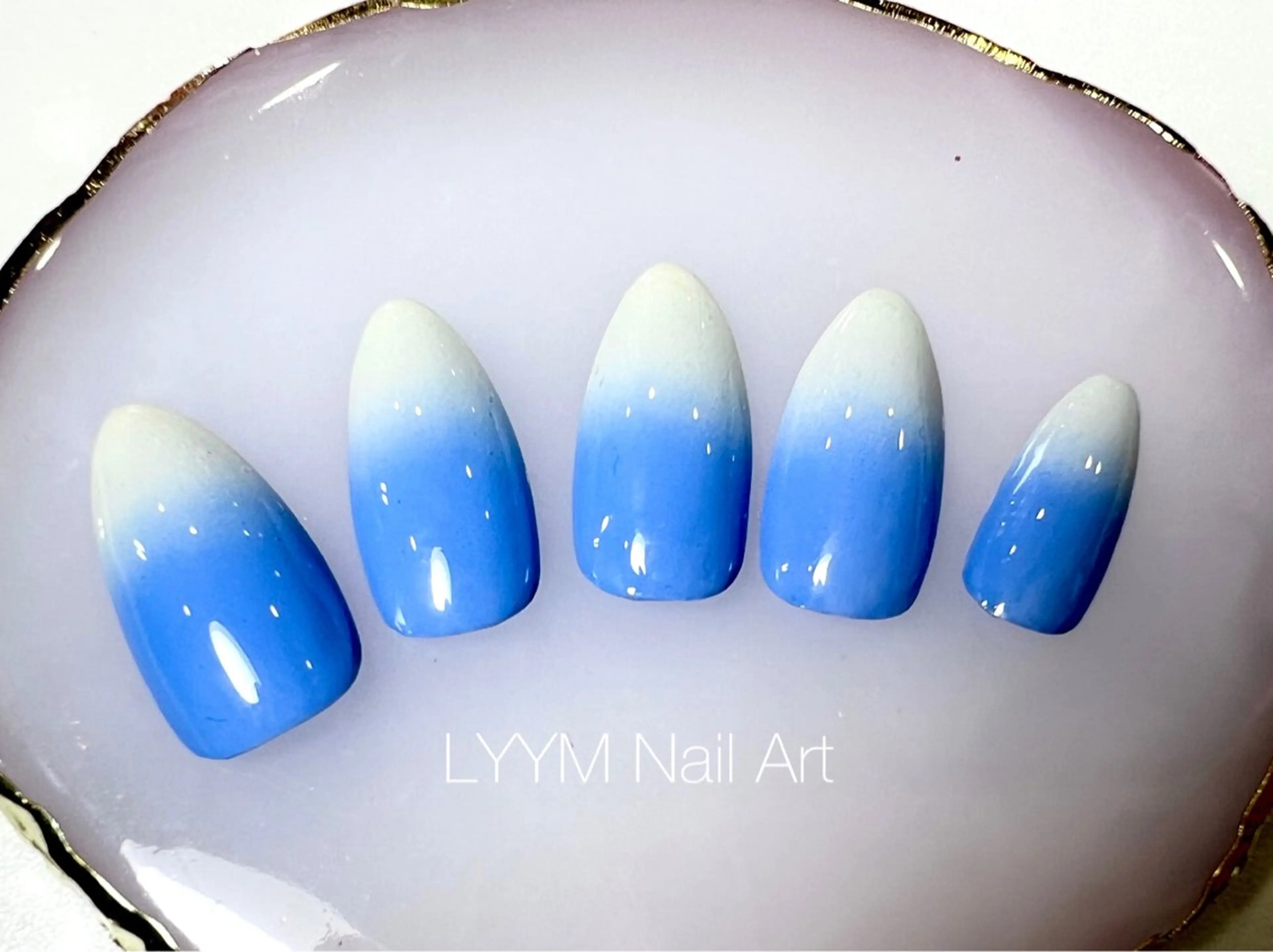 ネイル グラデーション LYYM Nail Salonのネイルデザイン