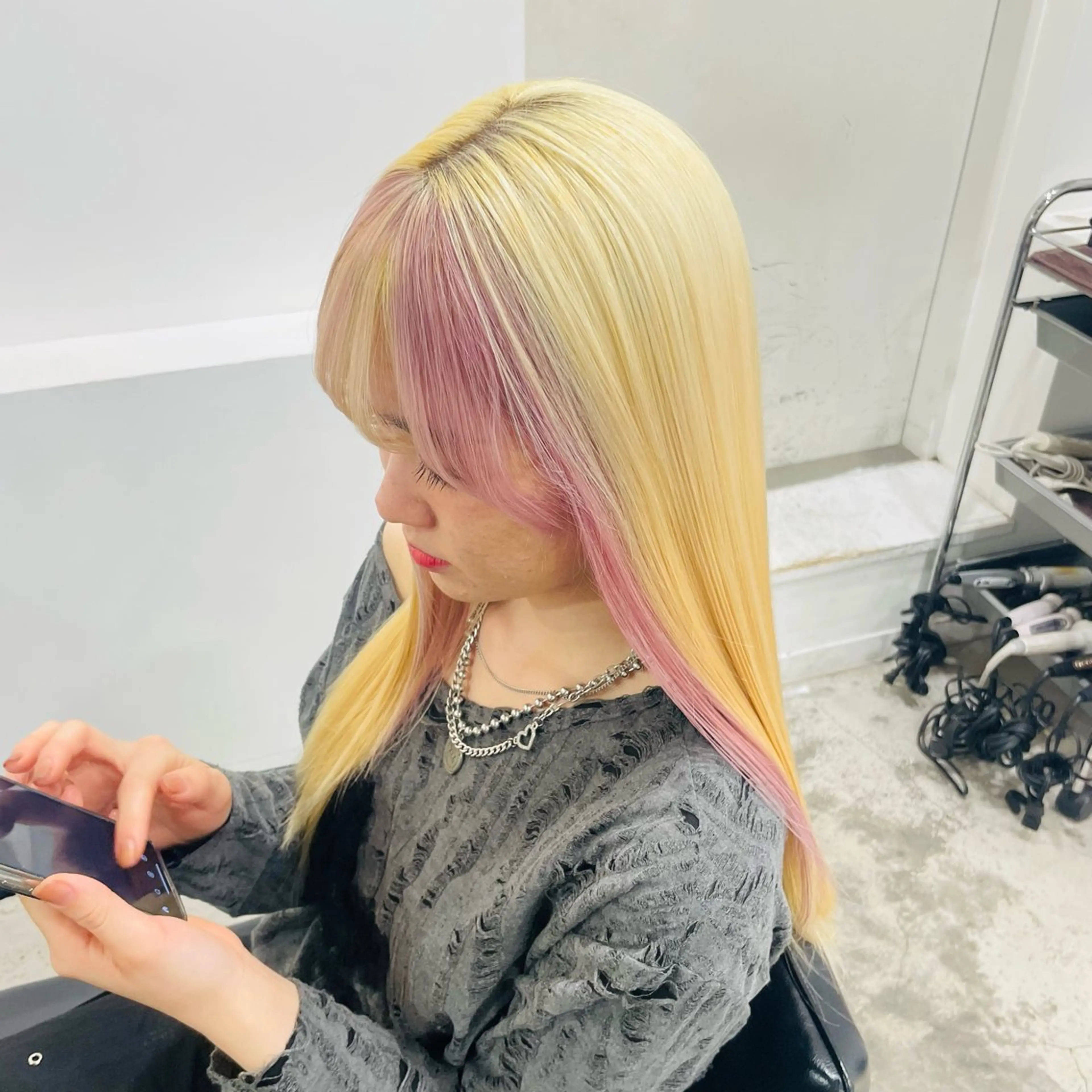 ロング カラー ヘアカラー トリートメント ハイトーン×デザイン 🪽🫧HIKARIのヘアスタイル