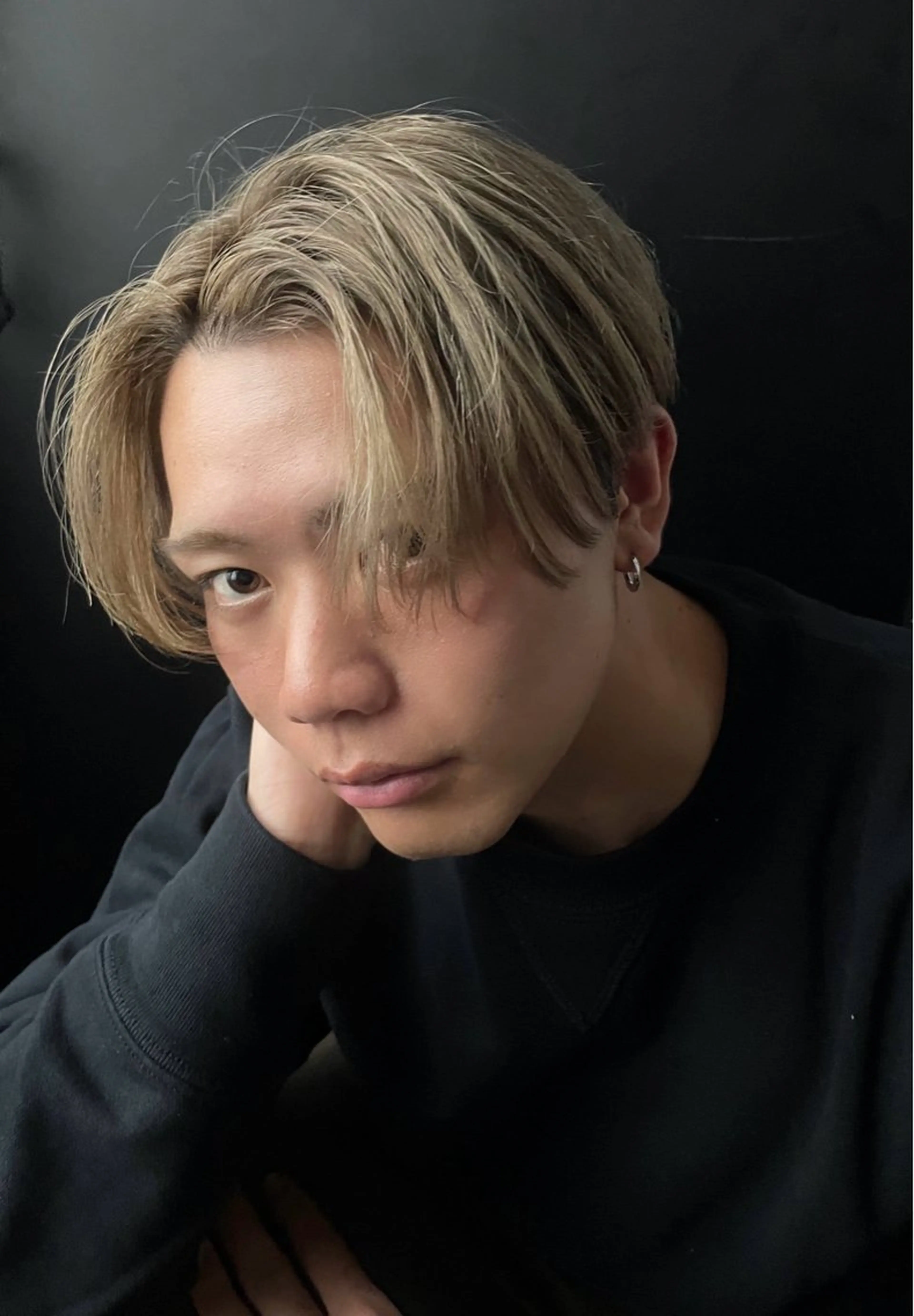 カラー メンズ メンズブリーチ ブリーチ ブロンド hair works vixus所属・鍬塚 聖哉のヘアスタイル