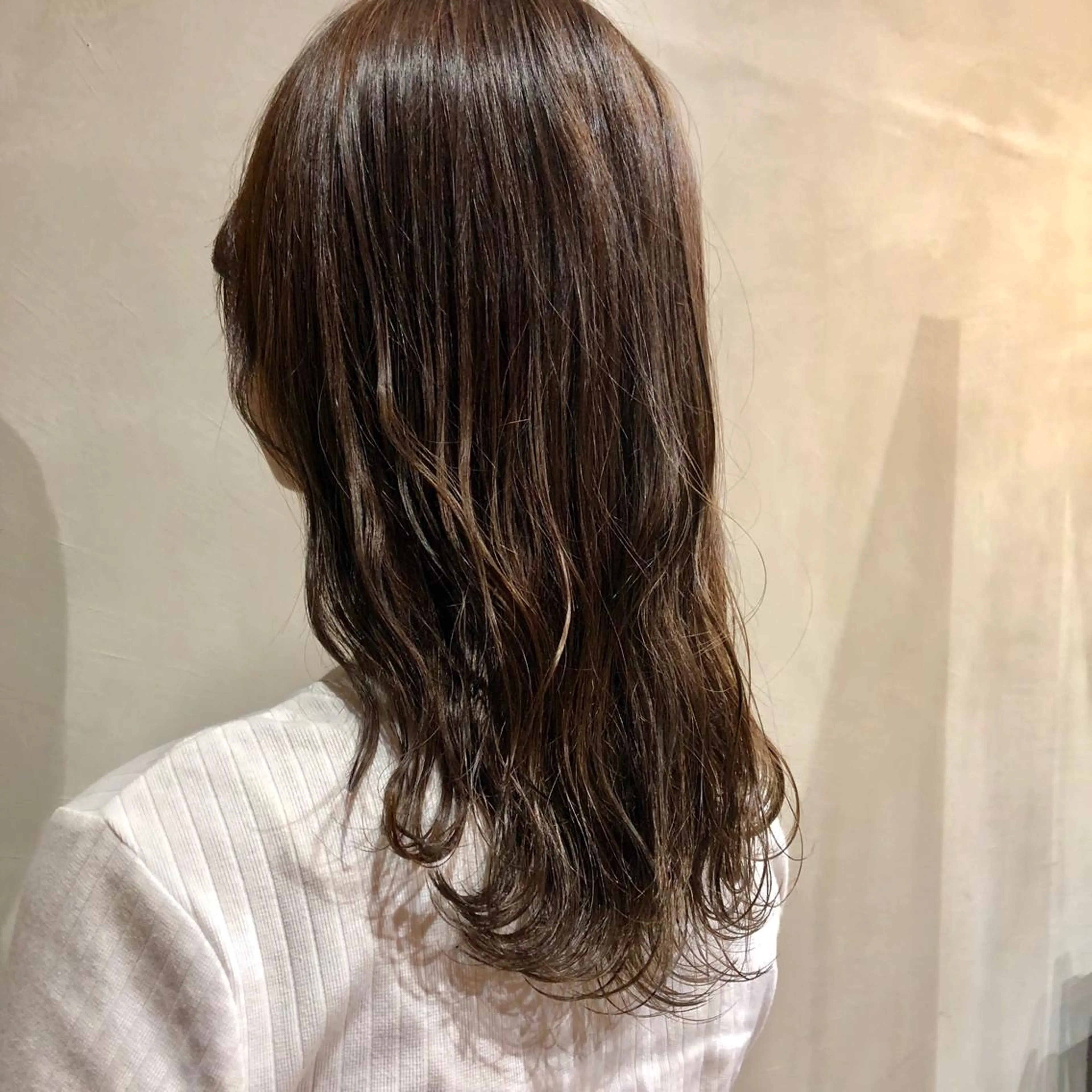 ロング カット ヘアカラー トリートメント シンタニ ナオトのヘアスタイル