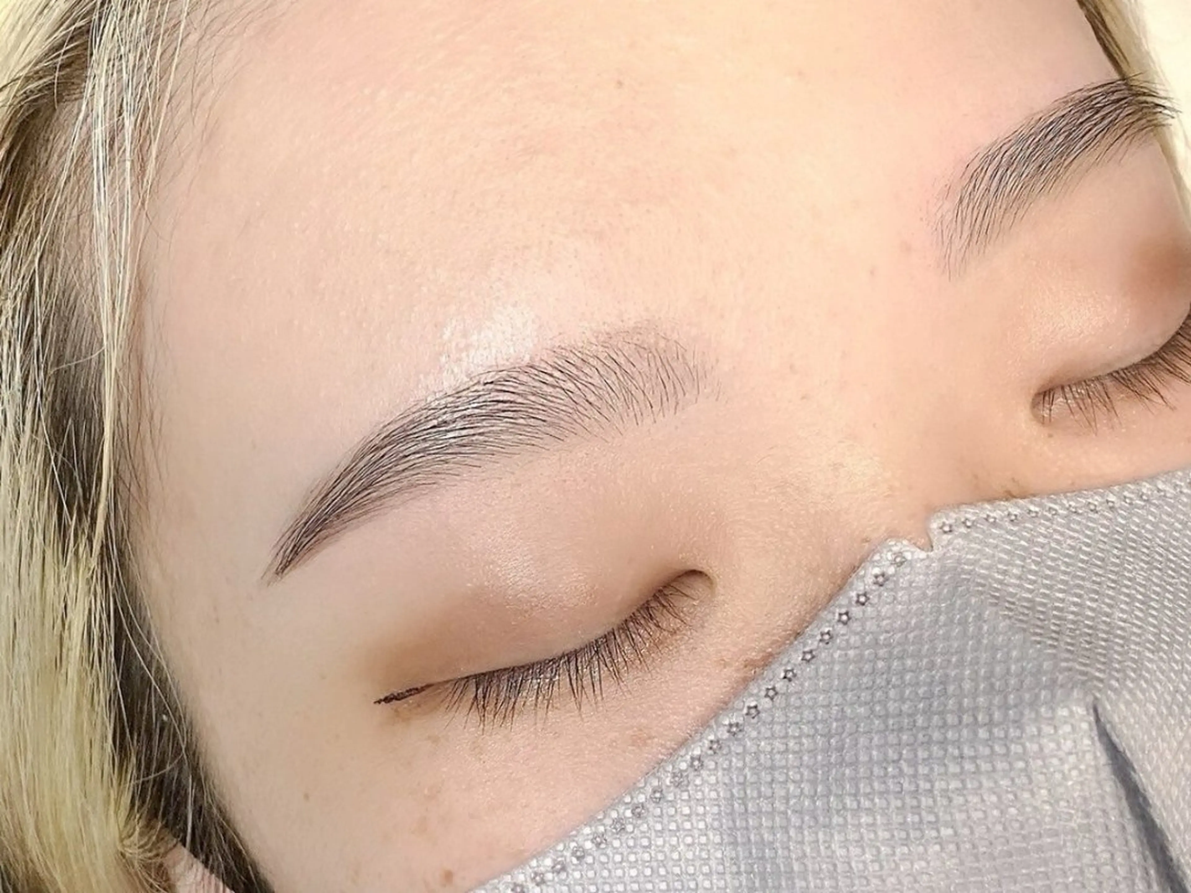アイブロウ 眉毛ワックス脱毛 森山 奈保子の眉毛・アイブロウイメージ