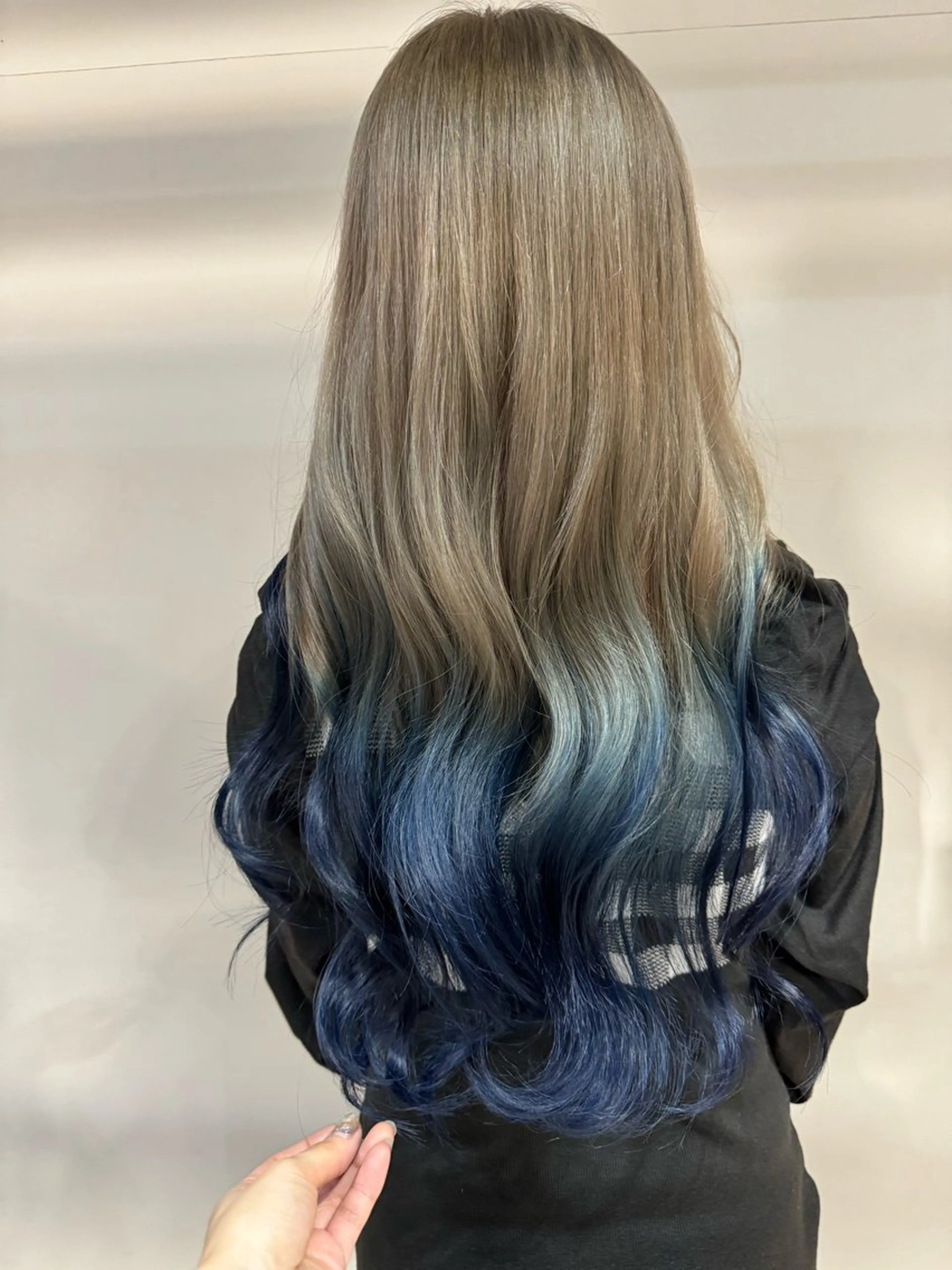 ロング カラー ブリーチ グラデーションカラー ヘアカラー トリートメント Dxxxx III所属・オシャレ女性目線の 大人メンズ❁⃘*.ﾟのヘアスタイル