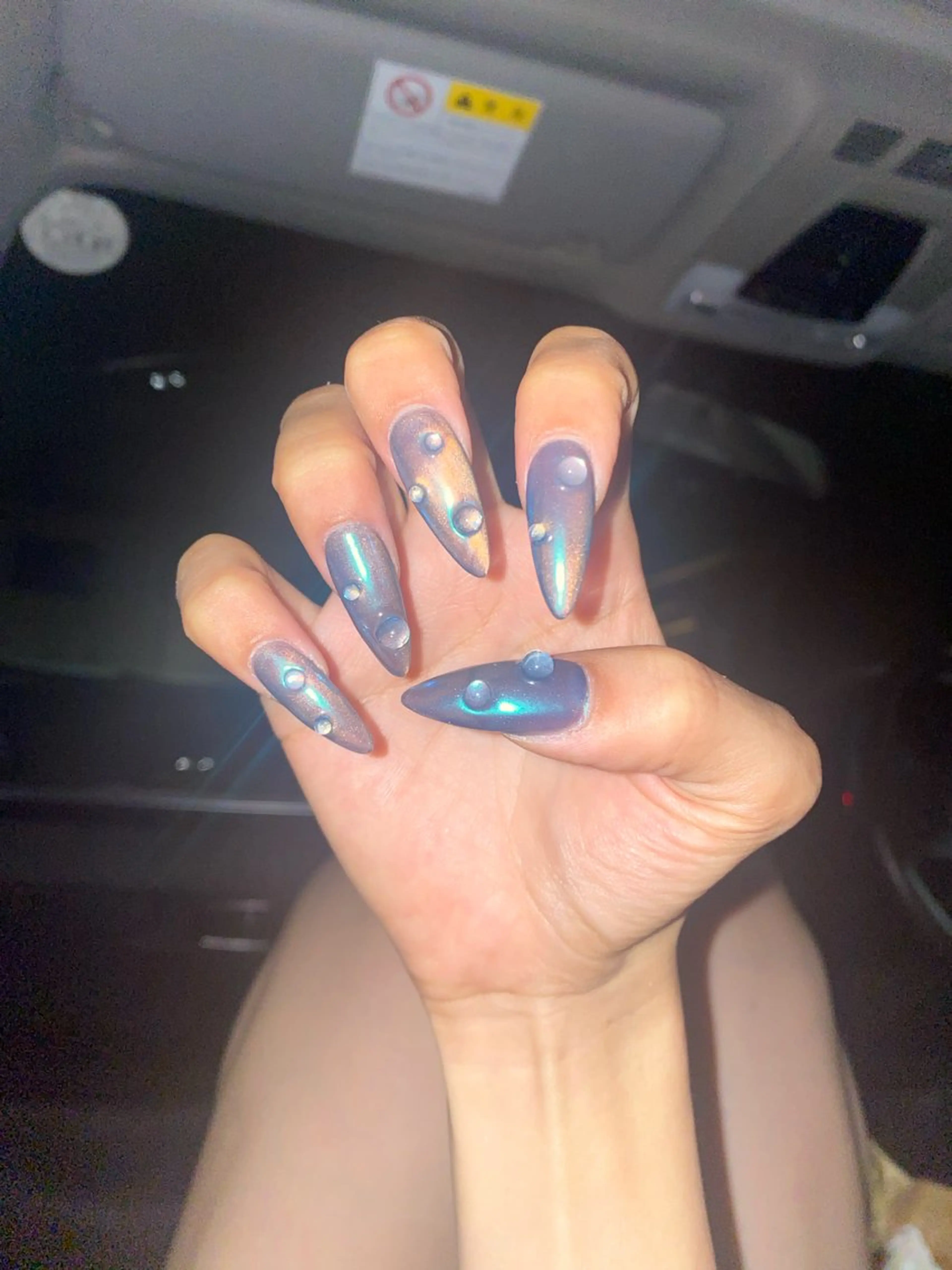 ネイル オーロラネイル マグネットネイル NAILSALON LUNON 獨協大学前駅店所属・LUNON 獨協大学前駅店のネイルデザイン