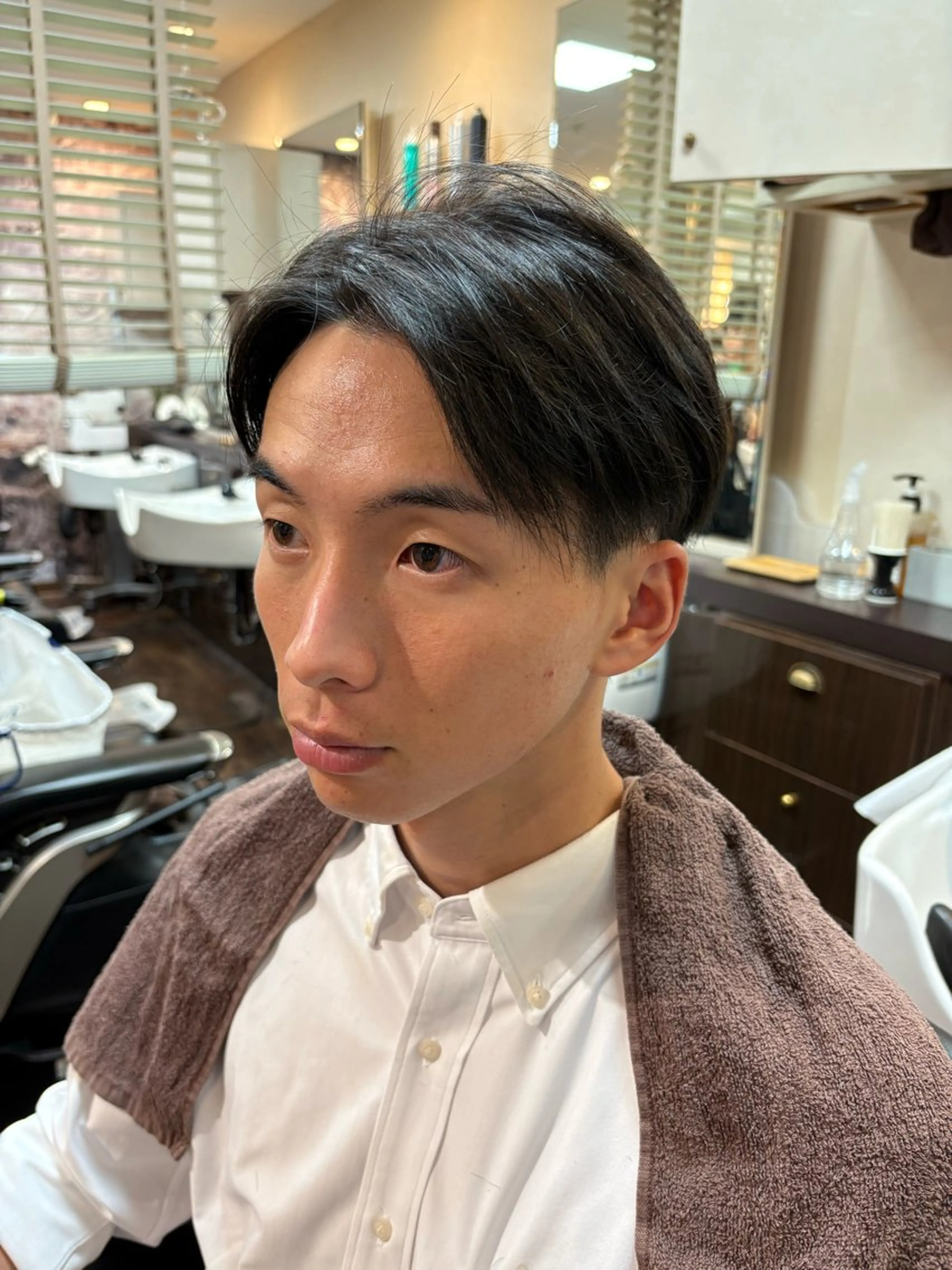 ショート メンズ 吉田 秀斗のヘアスタイル