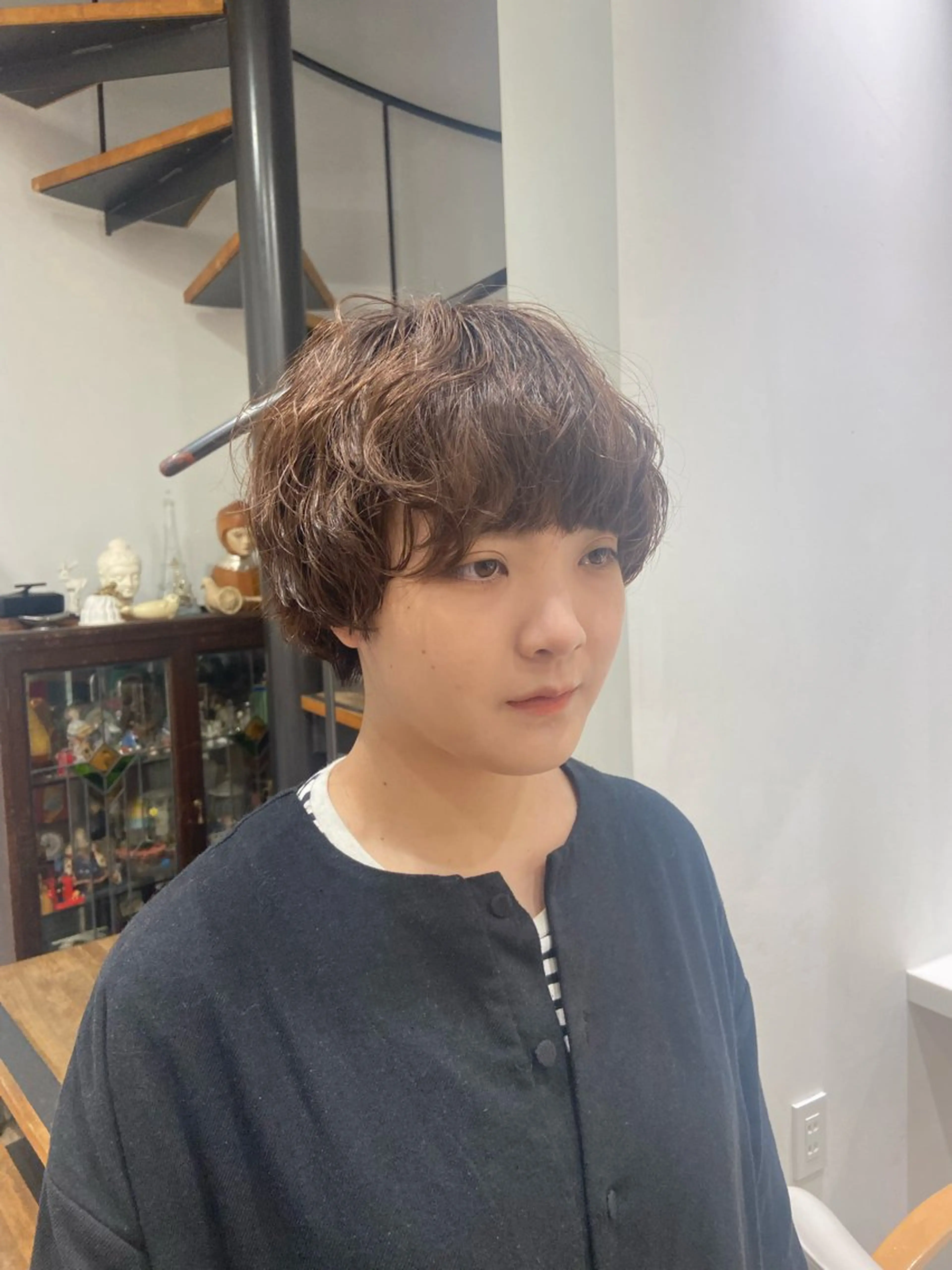 ショート パーマ atelier doux dimanche（アトリエ・ドゥー・ディマンシュ）所属・Fukamiレイヤー 透明感カラーのヘアスタイル