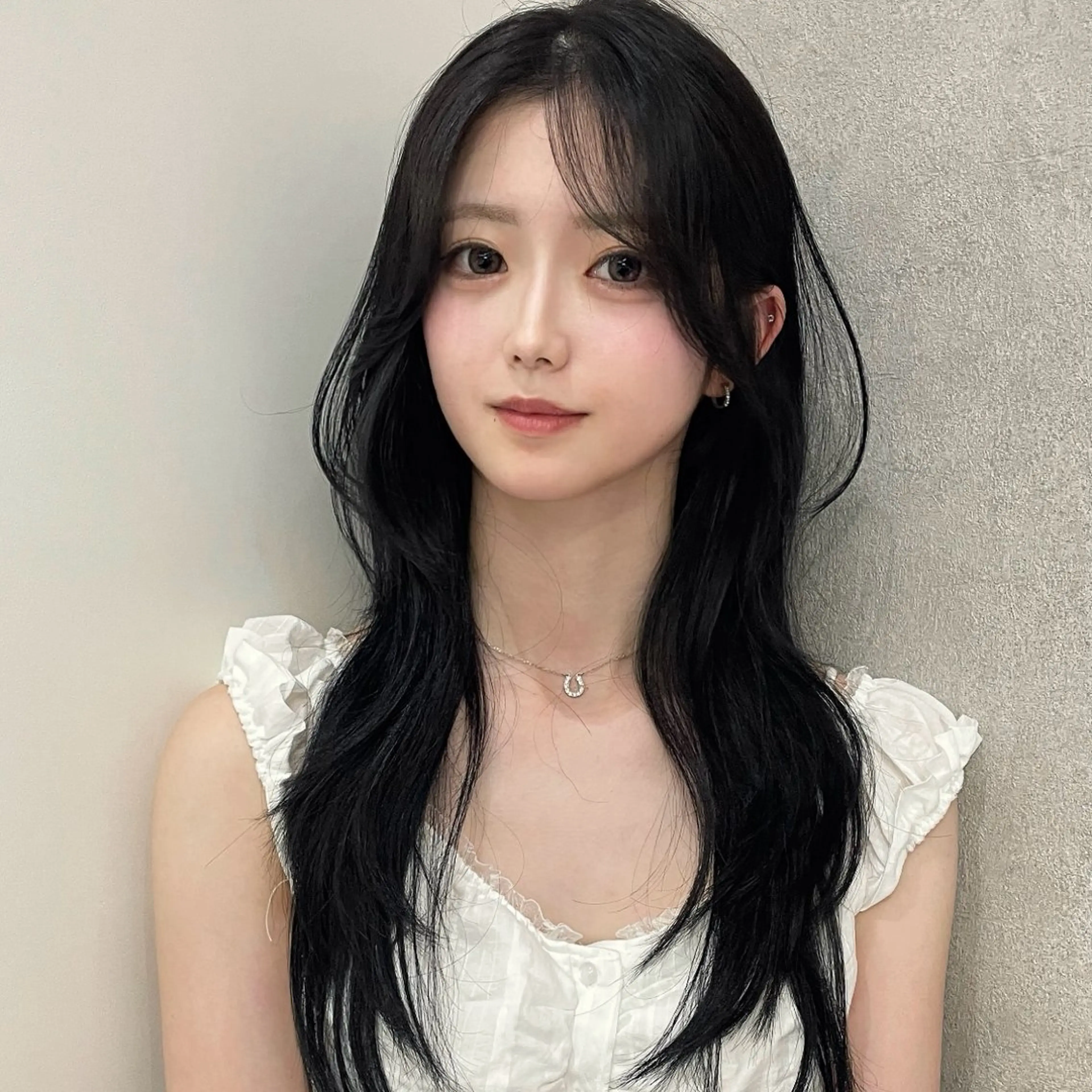 ロング カット ヘアカラー トリートメント ヘッドスパ ヘアセット ハッシュカット🖤 本格韓国🤍レイヤーのヘアスタイル