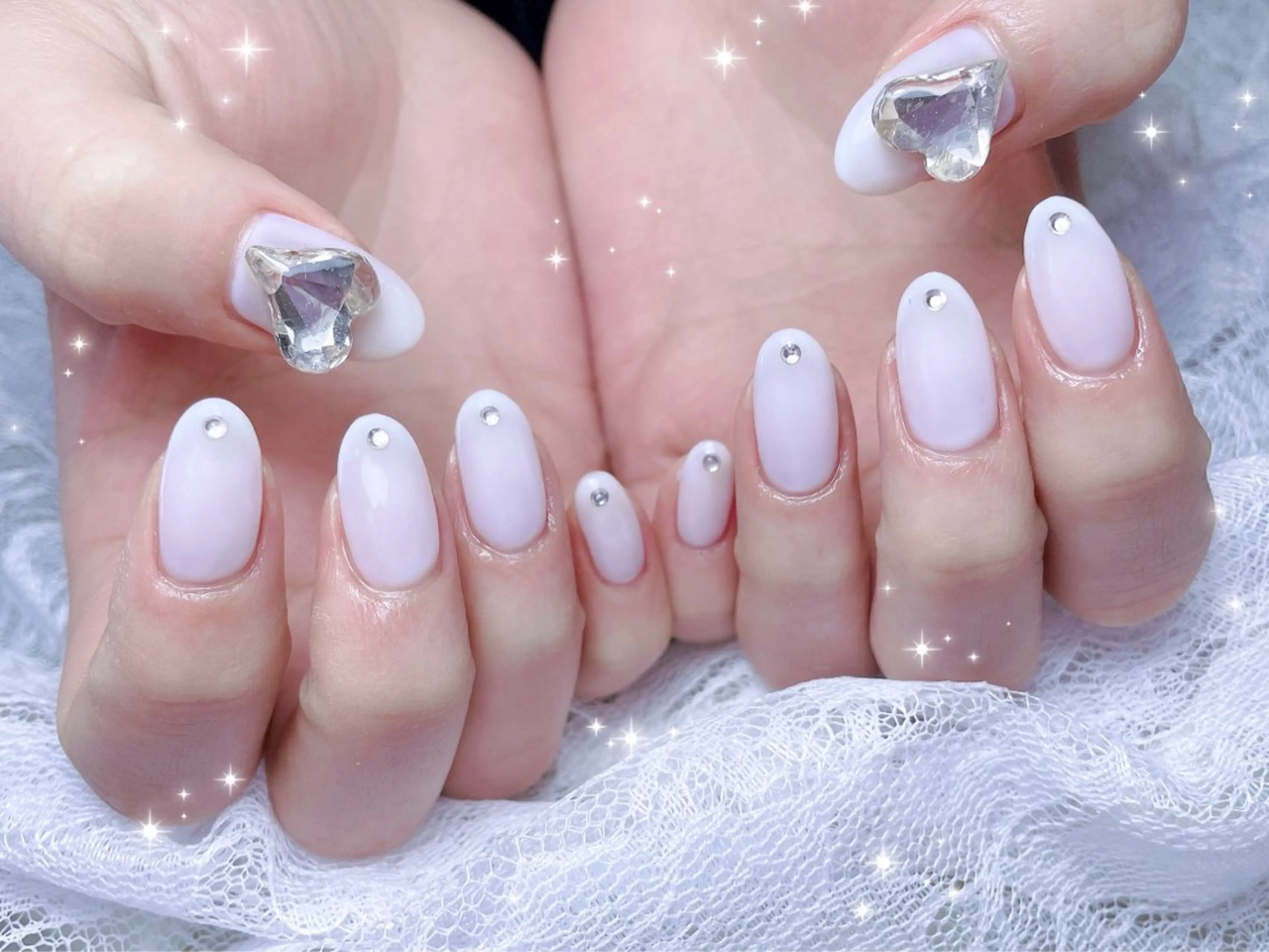 ネイル ホワイト ハンドネイル FLARE NAIL フレアネイルのネイルデザイン