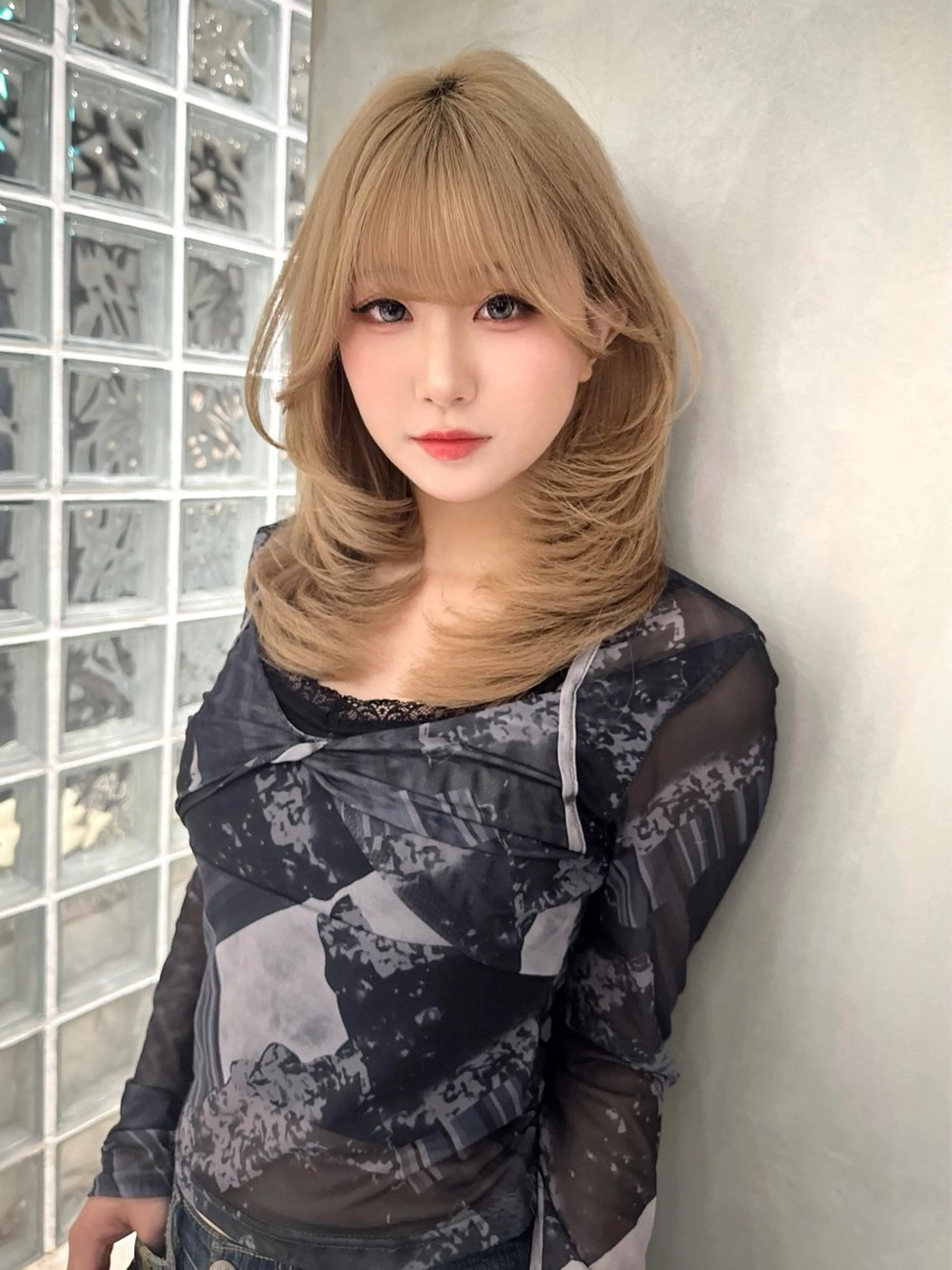 セミロング ヘアカラー 艶ハイトーンブリーチ 颯のヘアスタイル