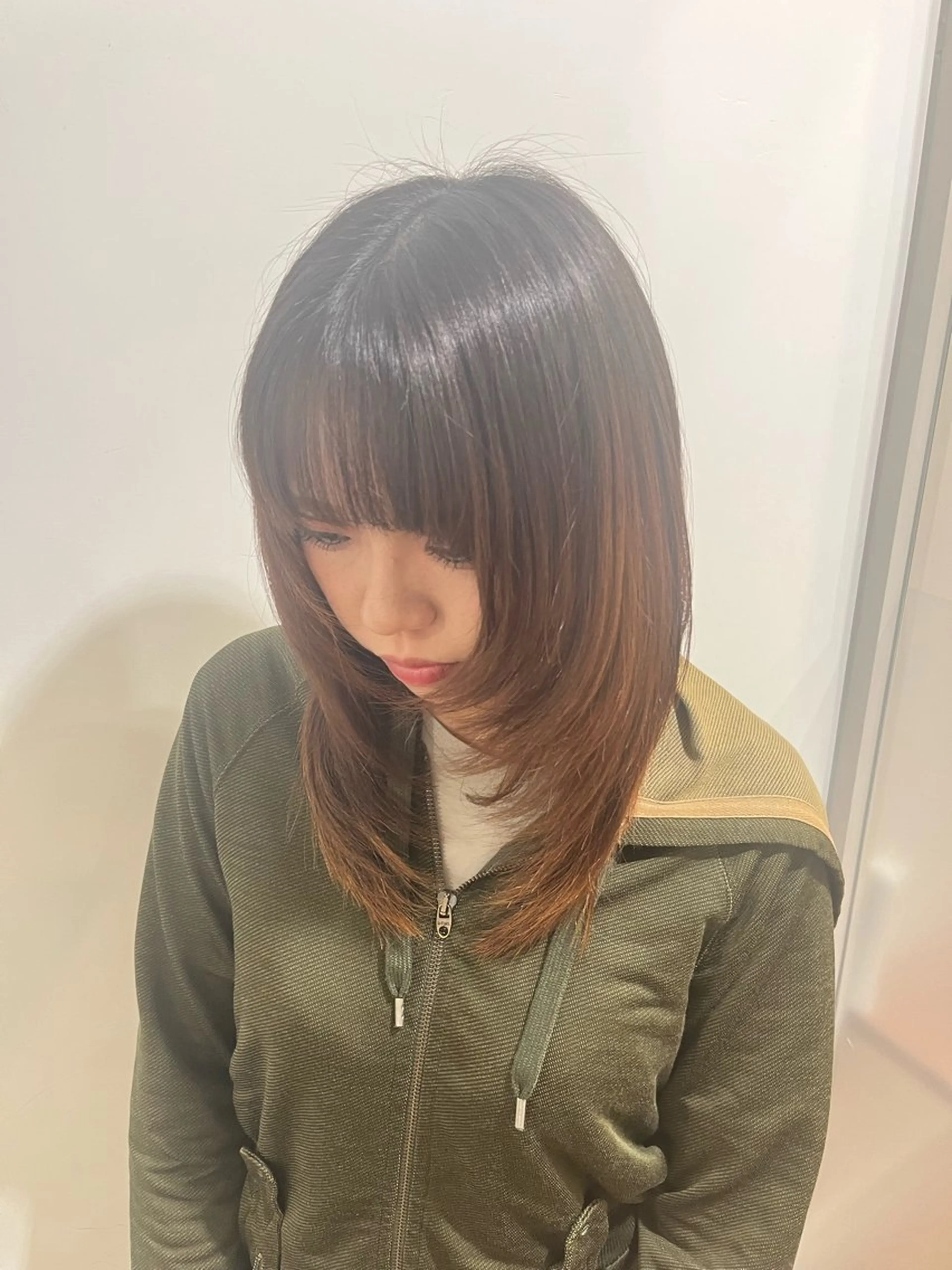 セミロング レイヤーカット たかしま あさひのヘアスタイル