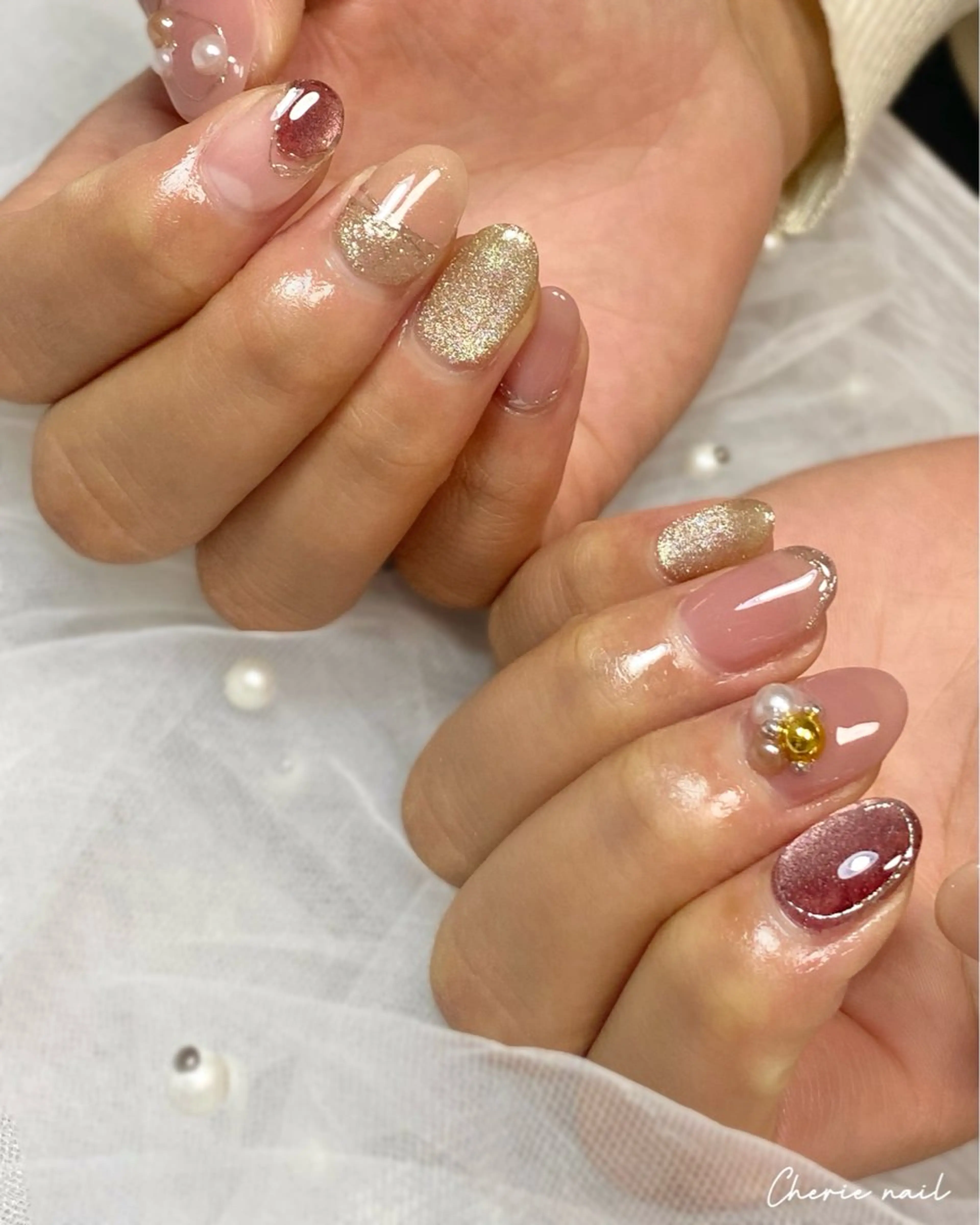 ネイル ジェルネイル ゴールド マグネットネイル ミラーネイル ピンク ハンドネイル Cherienail yunaのネイルデザイン