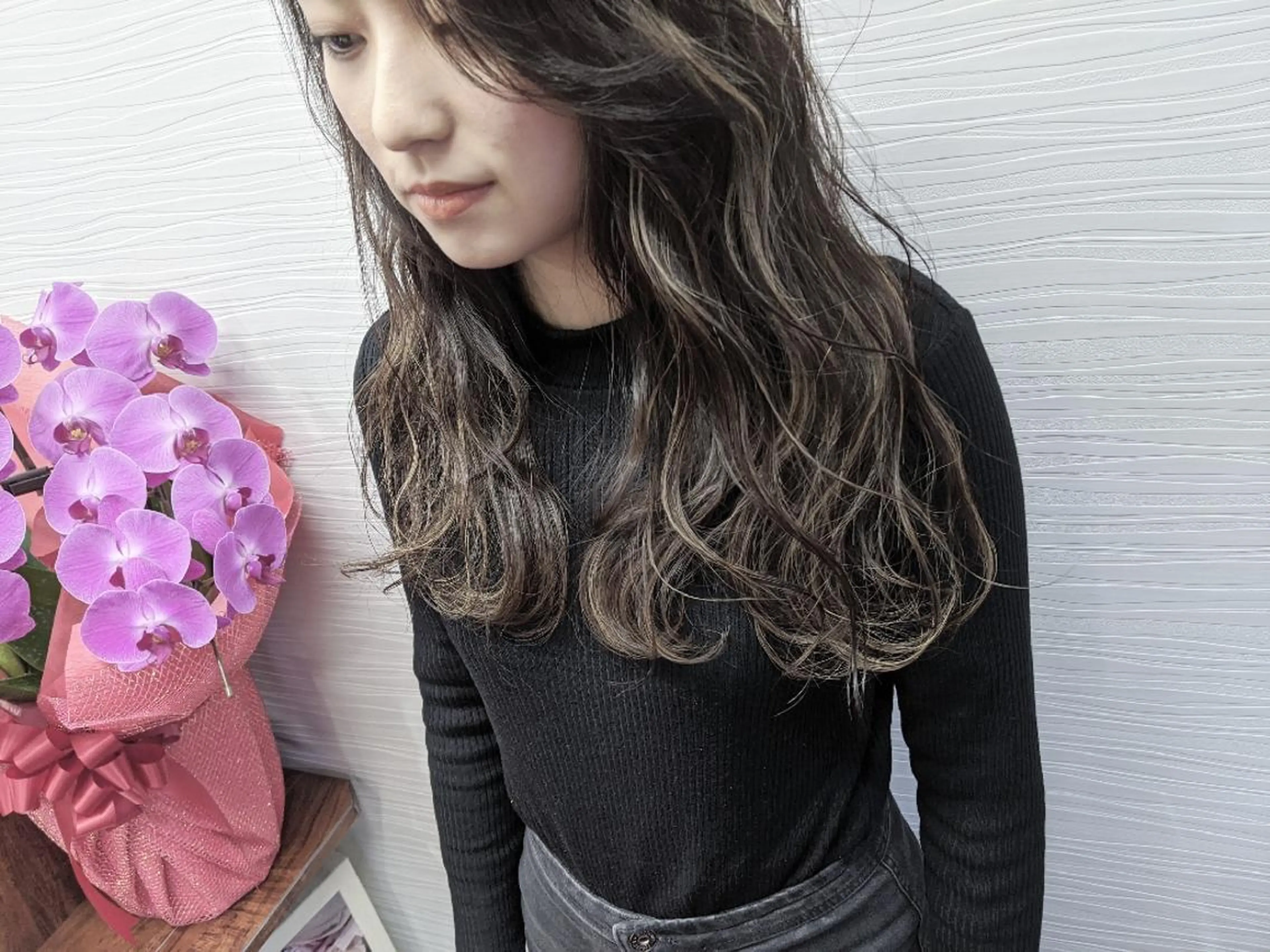ロング ハイライト LaRmE 代表　穂原大和のヘアスタイル