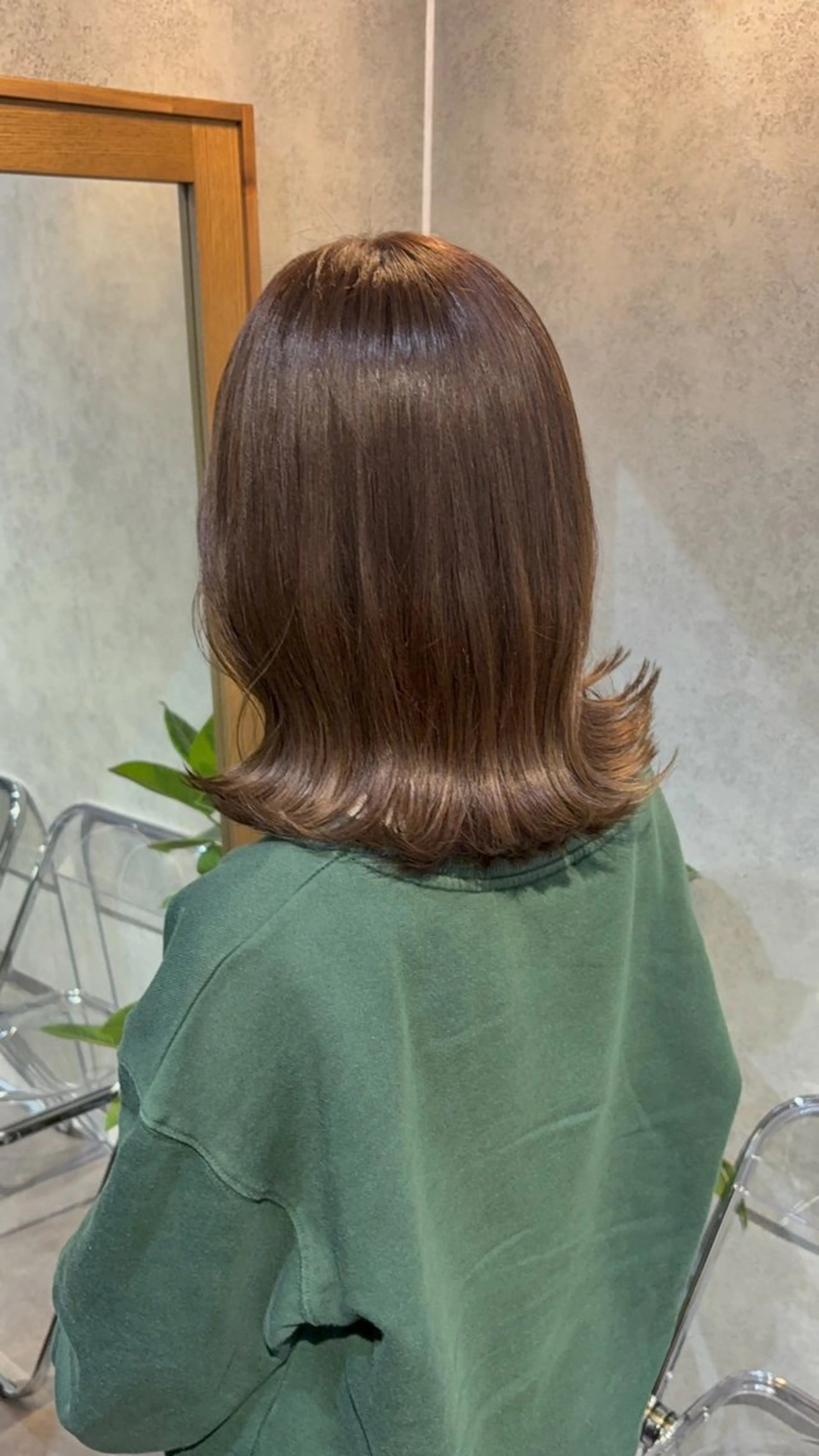 ミディアム ヘアカラー トリートメント 赤みオフの透明感職人 /ケア重視の美髪施術のヘアスタイル