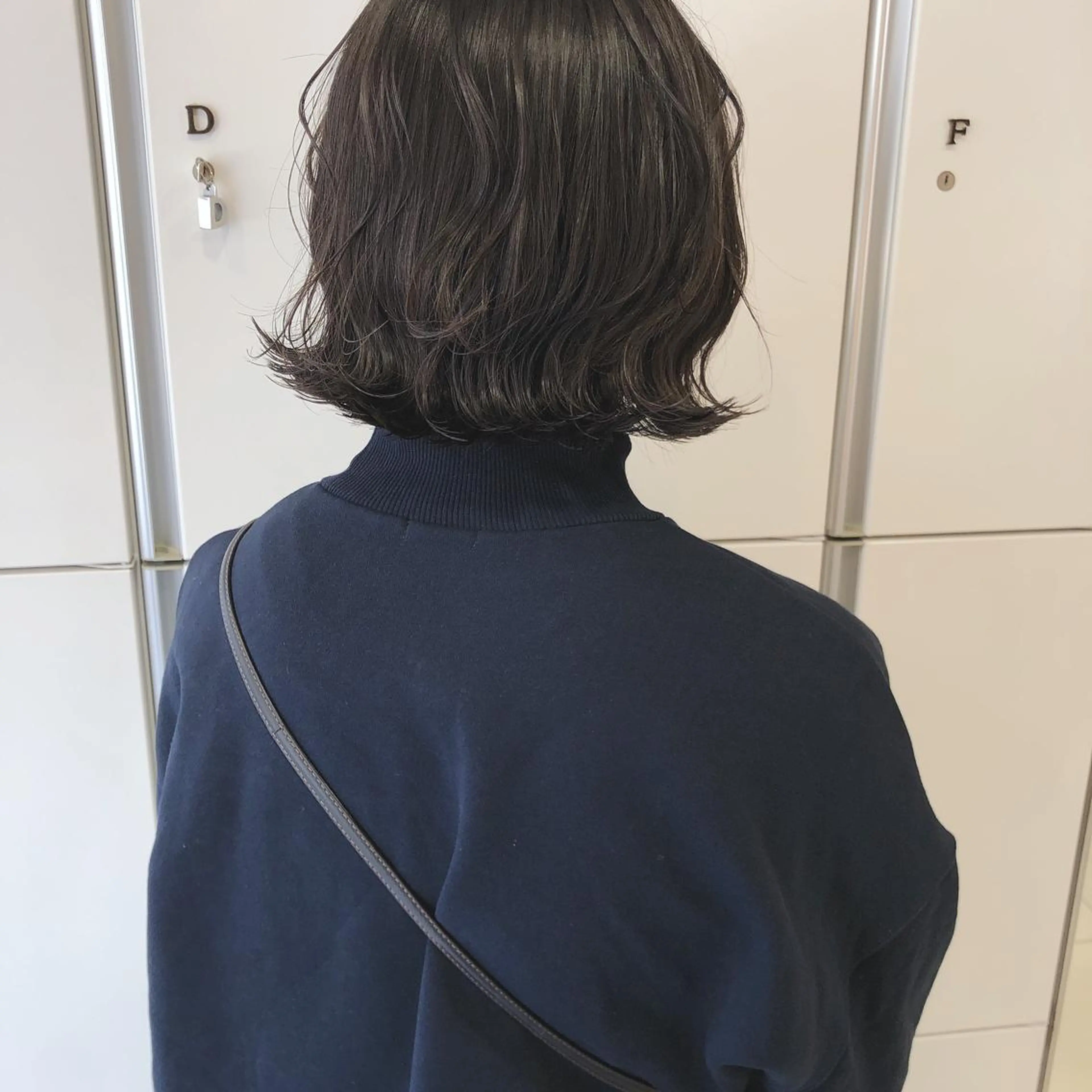 ショート ヘアアレンジ 切りっぱなしボブ ボブ 外ハネヘア レイヤー/顔まわり カット/地毛風カラーのヘアスタイル