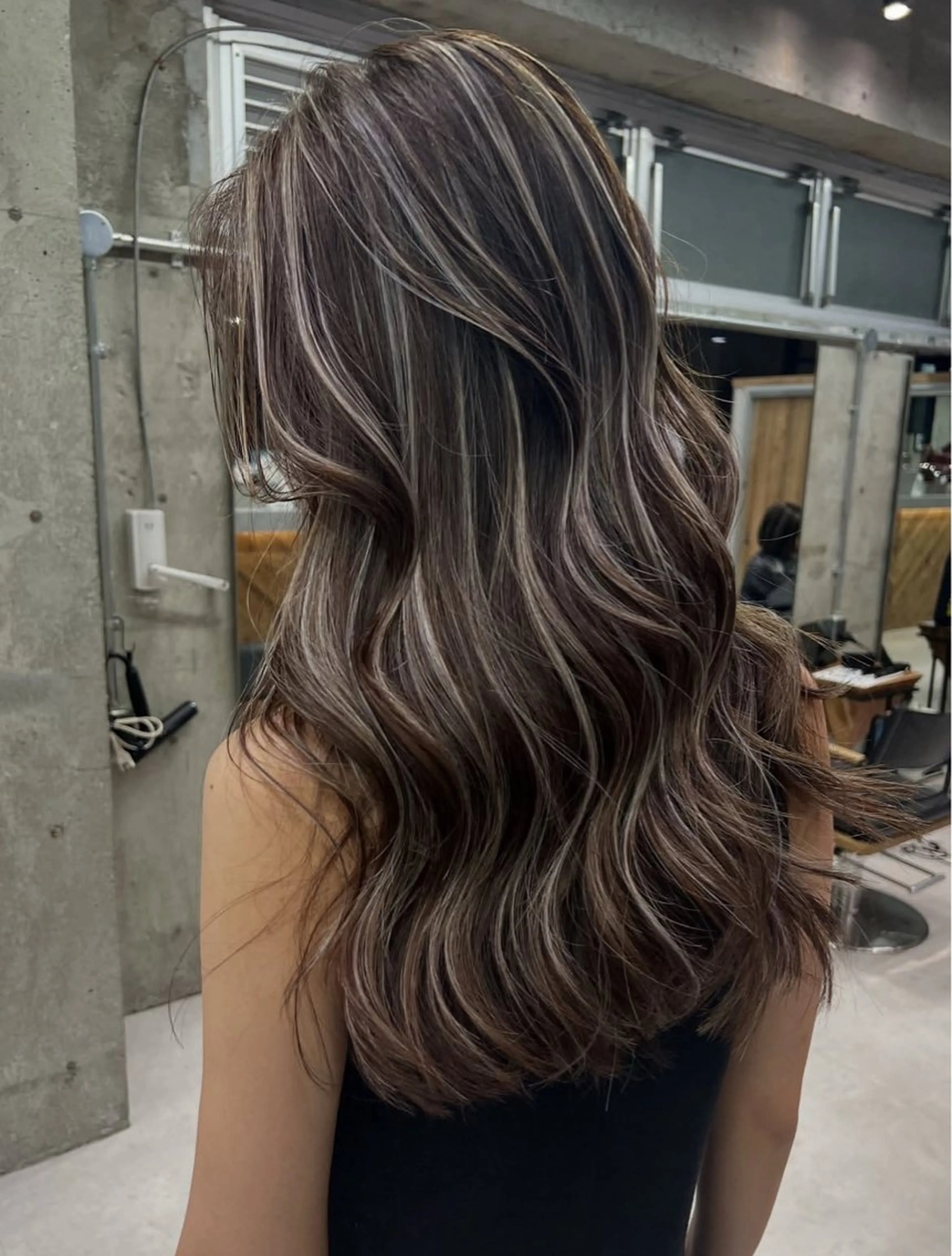 ロング ヘアカラー 🌊ハイライト Rizu🌊のヘアスタイル