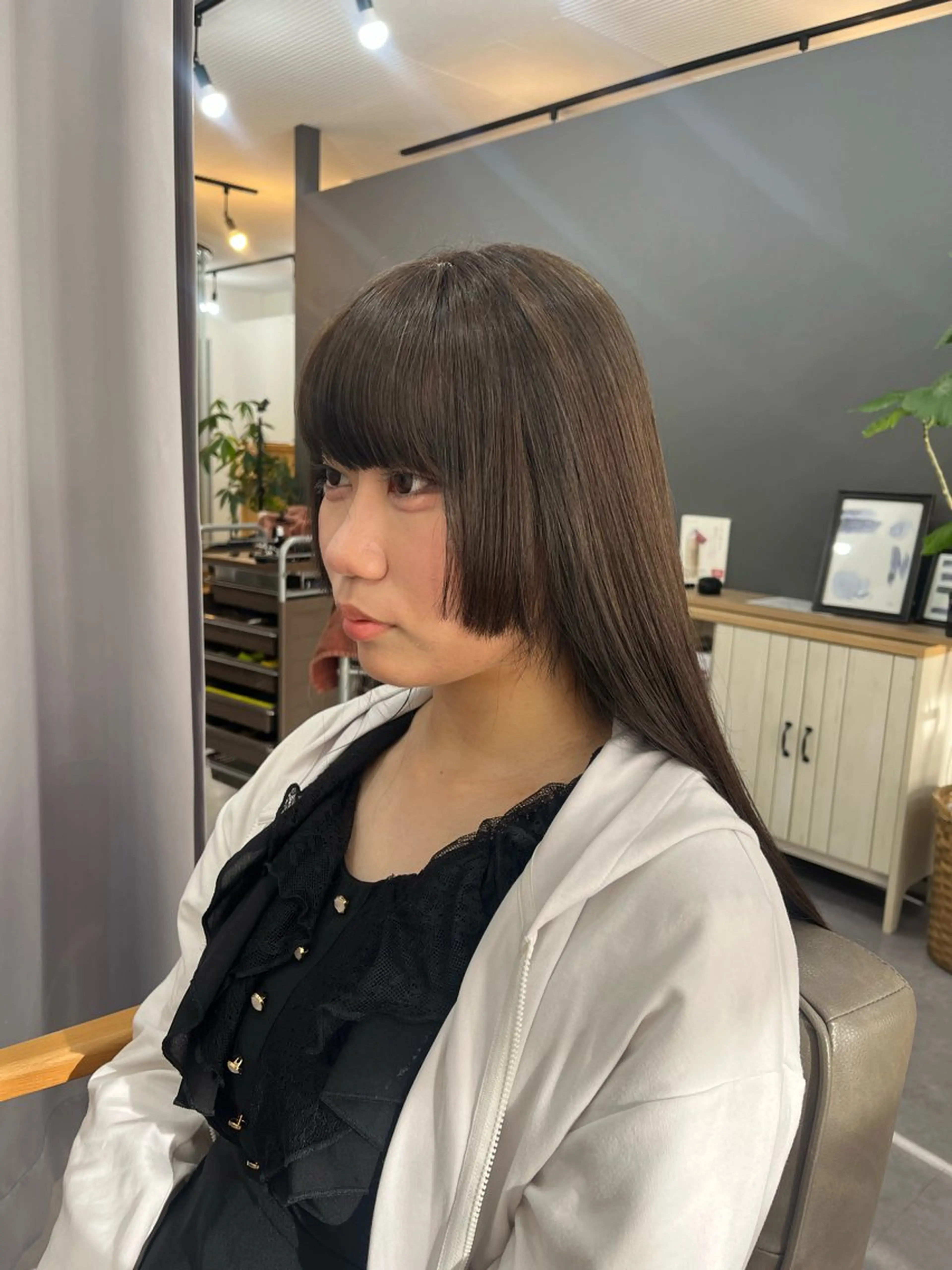 ロング 顔周りカット カット ヘアカラー トリートメント アスカ 🌟のヘアスタイル