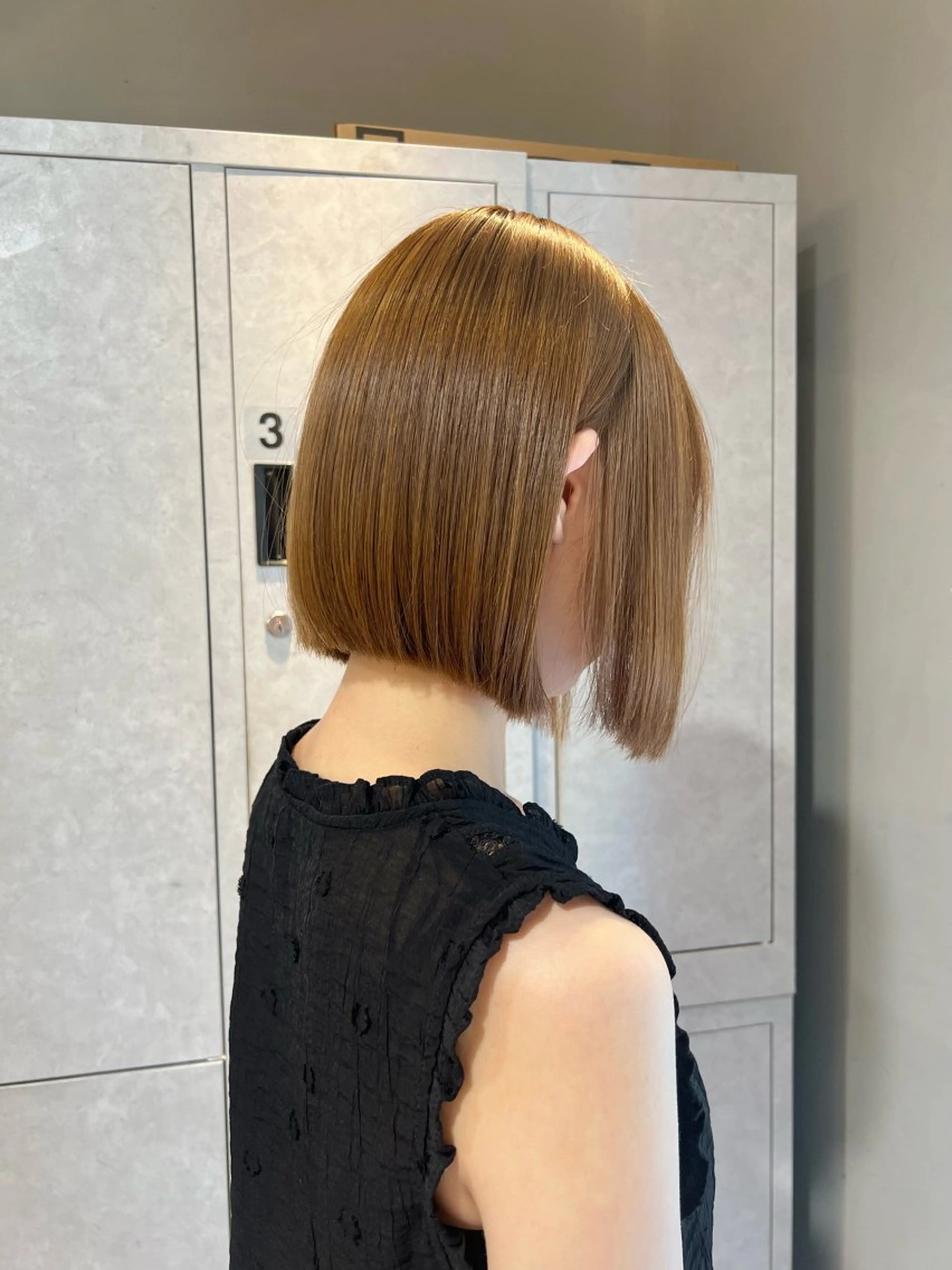 ショート カラー ブリーチ ブリーチなしカラー ボブ 神戸ボブ✂️ ioe三宮/田 伸佳のヘアスタイル