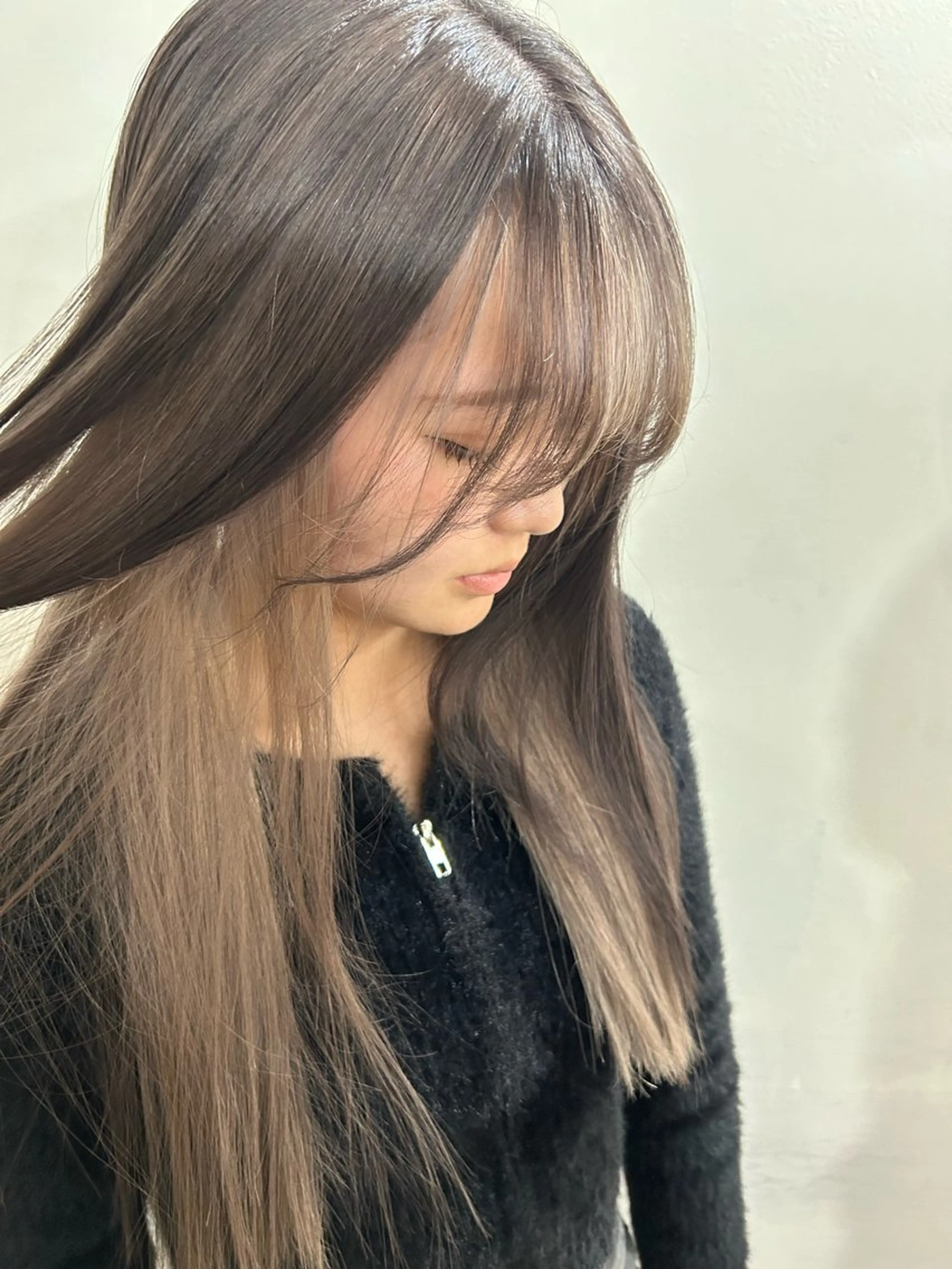 ロング カラー ベージュカラー グレージュ インナーカラー ホワイトベージュ 古澤 杏奈のヘアスタイル